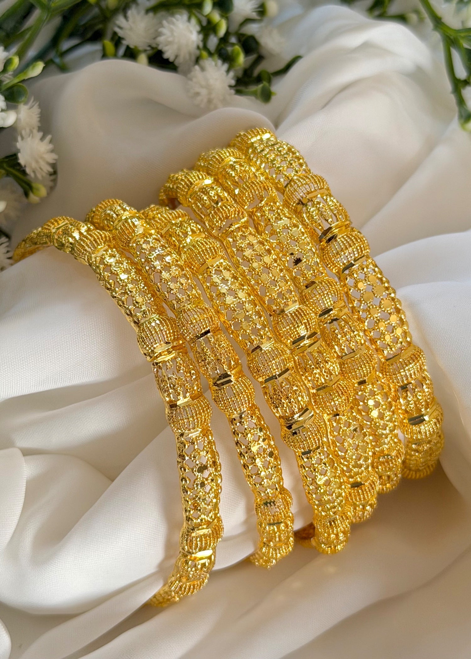 Bangles in Gold Color by - Trendy Women Bangles TJD9168