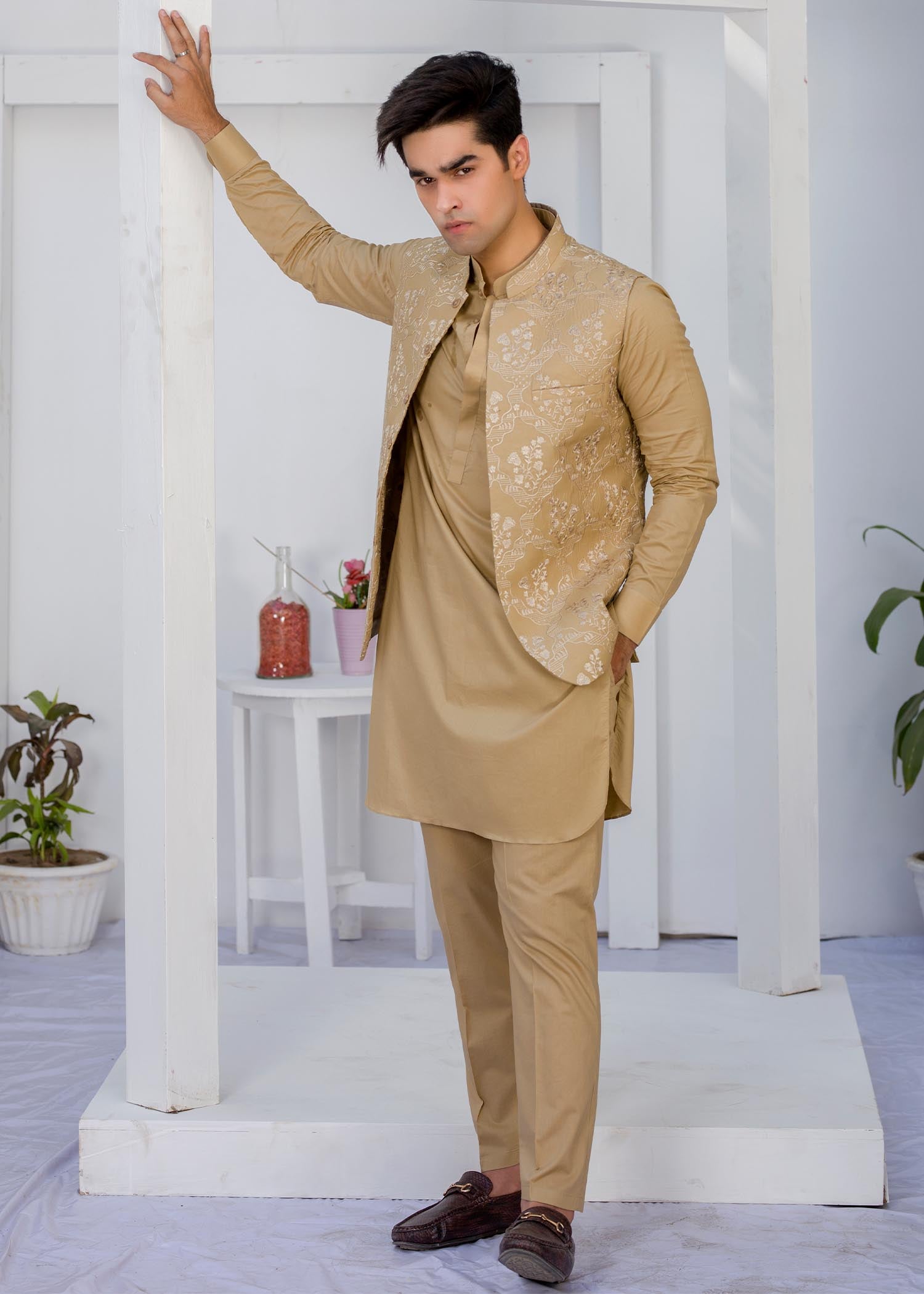 cotton Waistcoat in Brown
