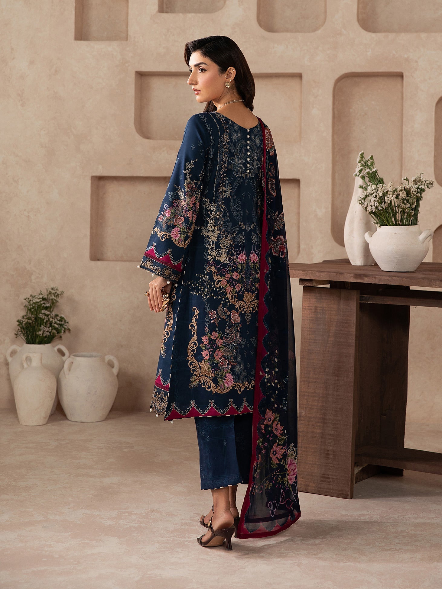 Syra Lawn – Aluxe