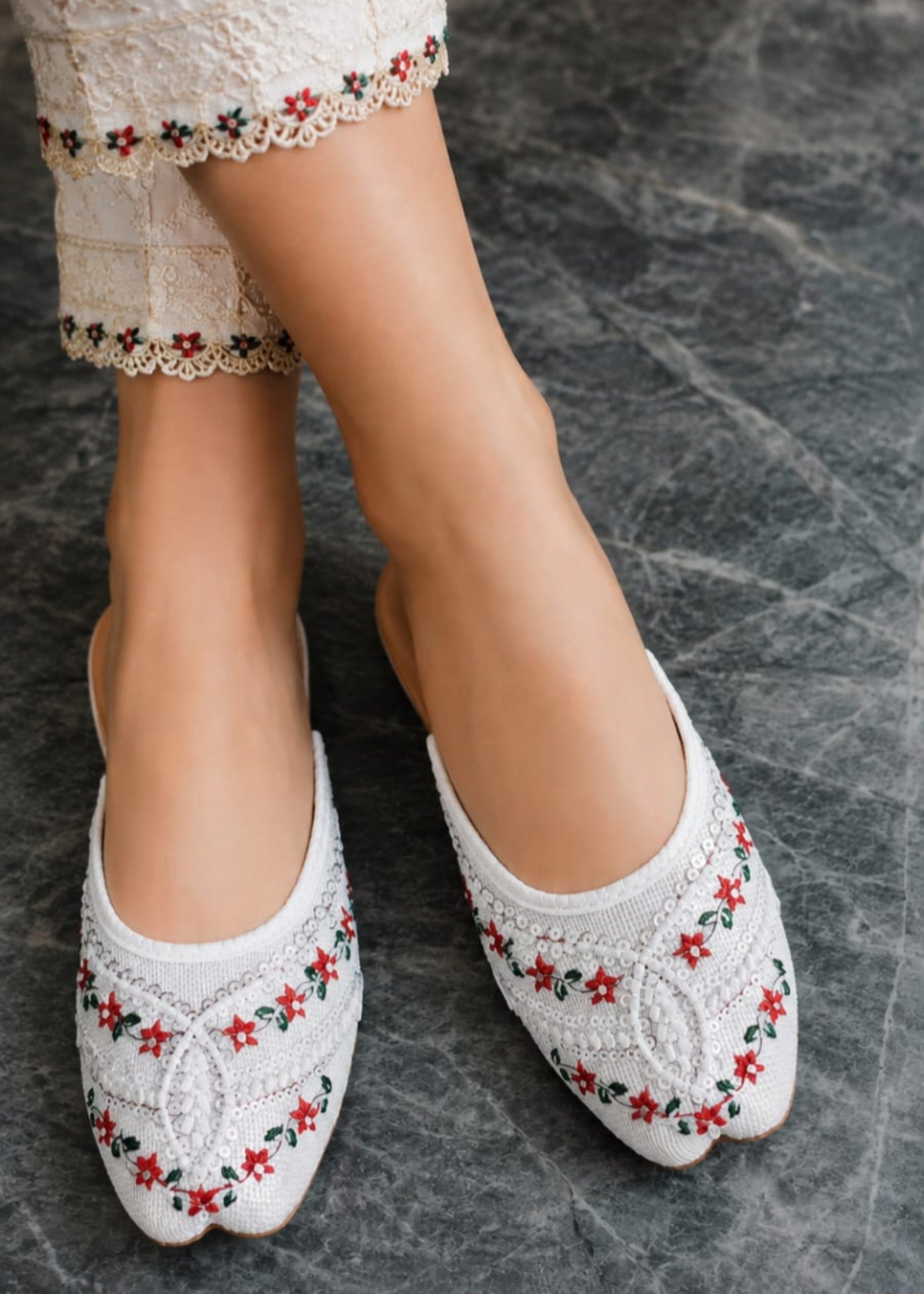 Khussa in White by - High Quality Women Khussa LHG6185