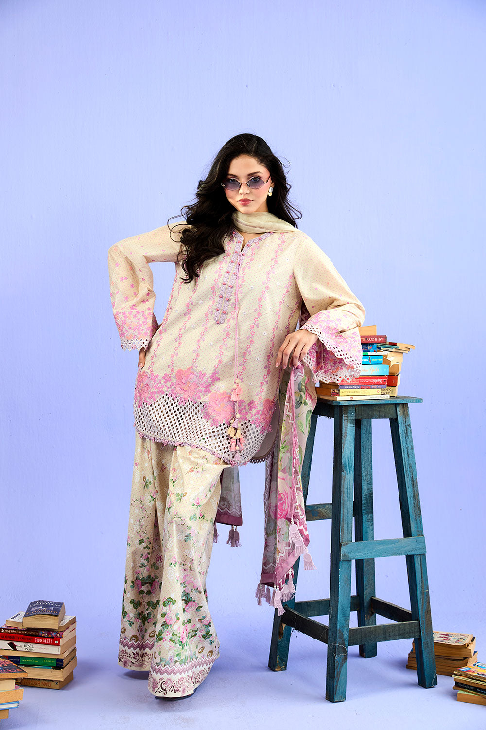 Vital Luxury Lawn Vol-2 – D-7B