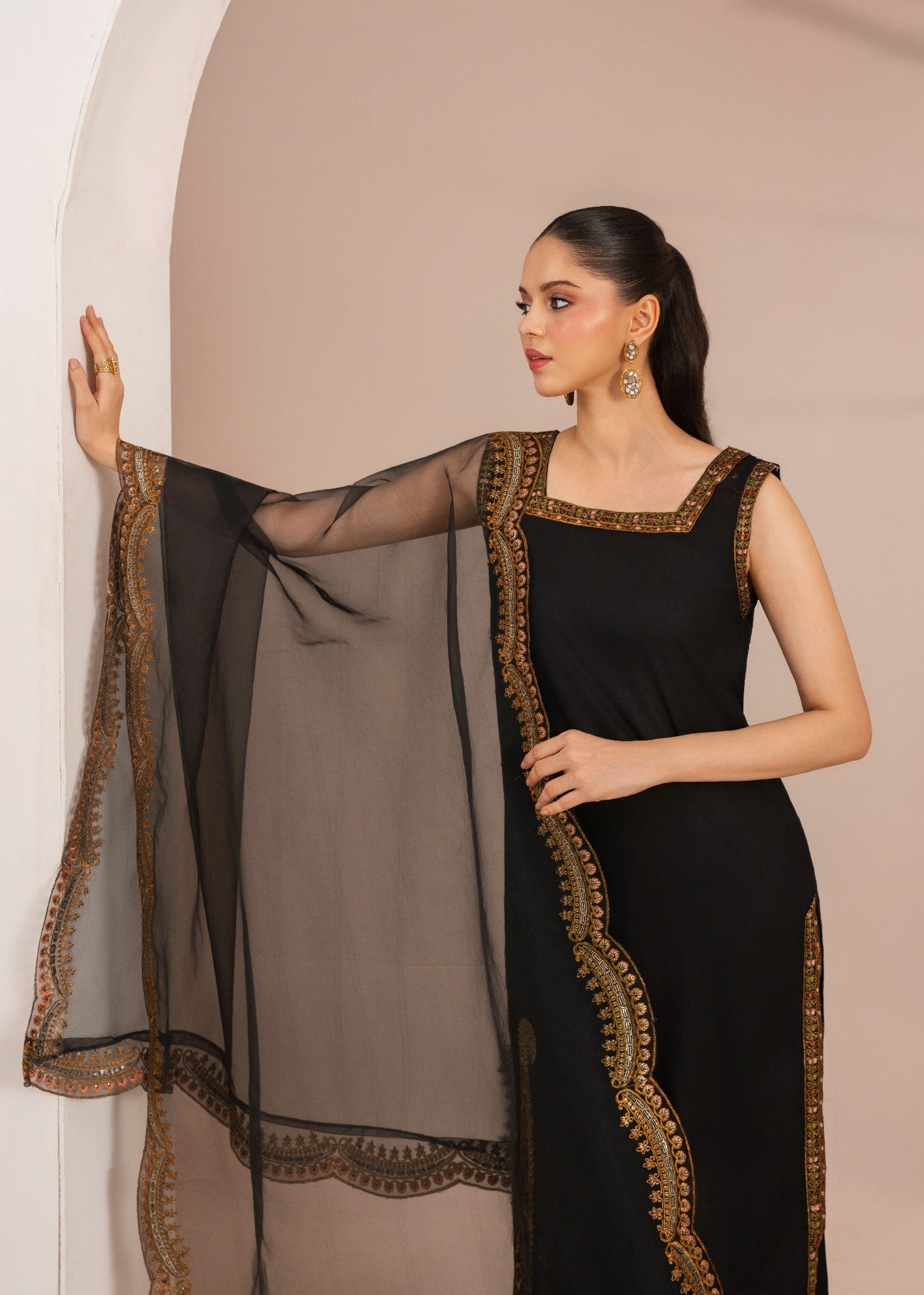 lawn Kurta Set in Jet black, gold