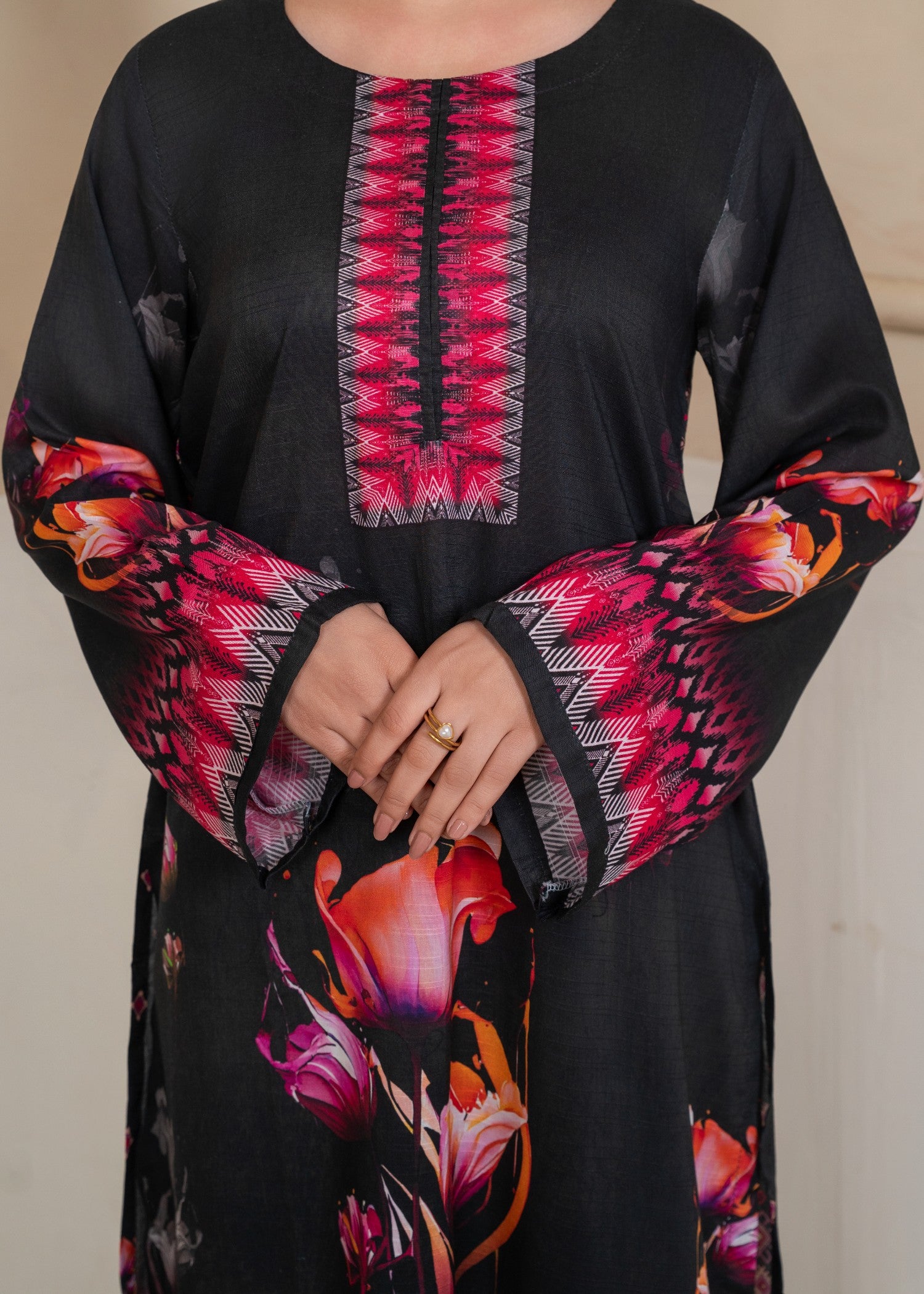 viscose linen Kurta Set in Black, raspberry pink