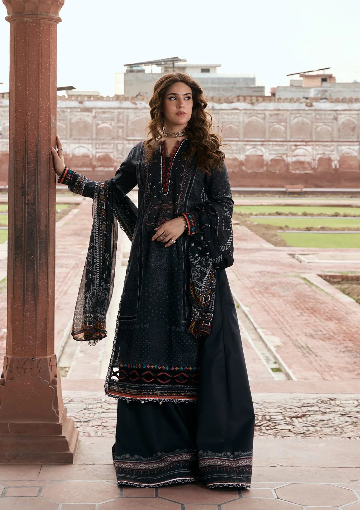 Prints Lawn – KPS-5A GUL-E-SIYAH