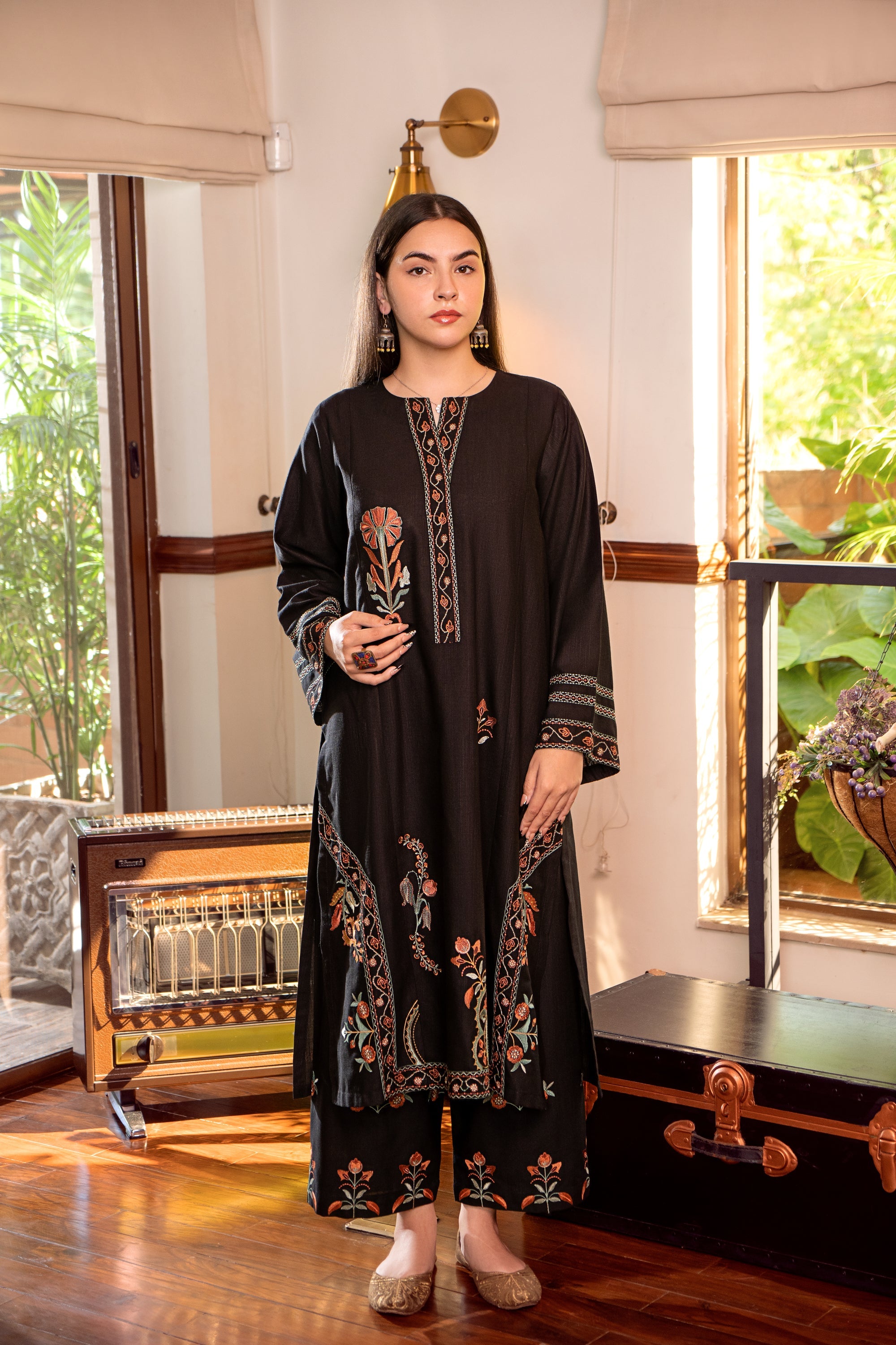 slub khaddar Kurta Set in Jet black