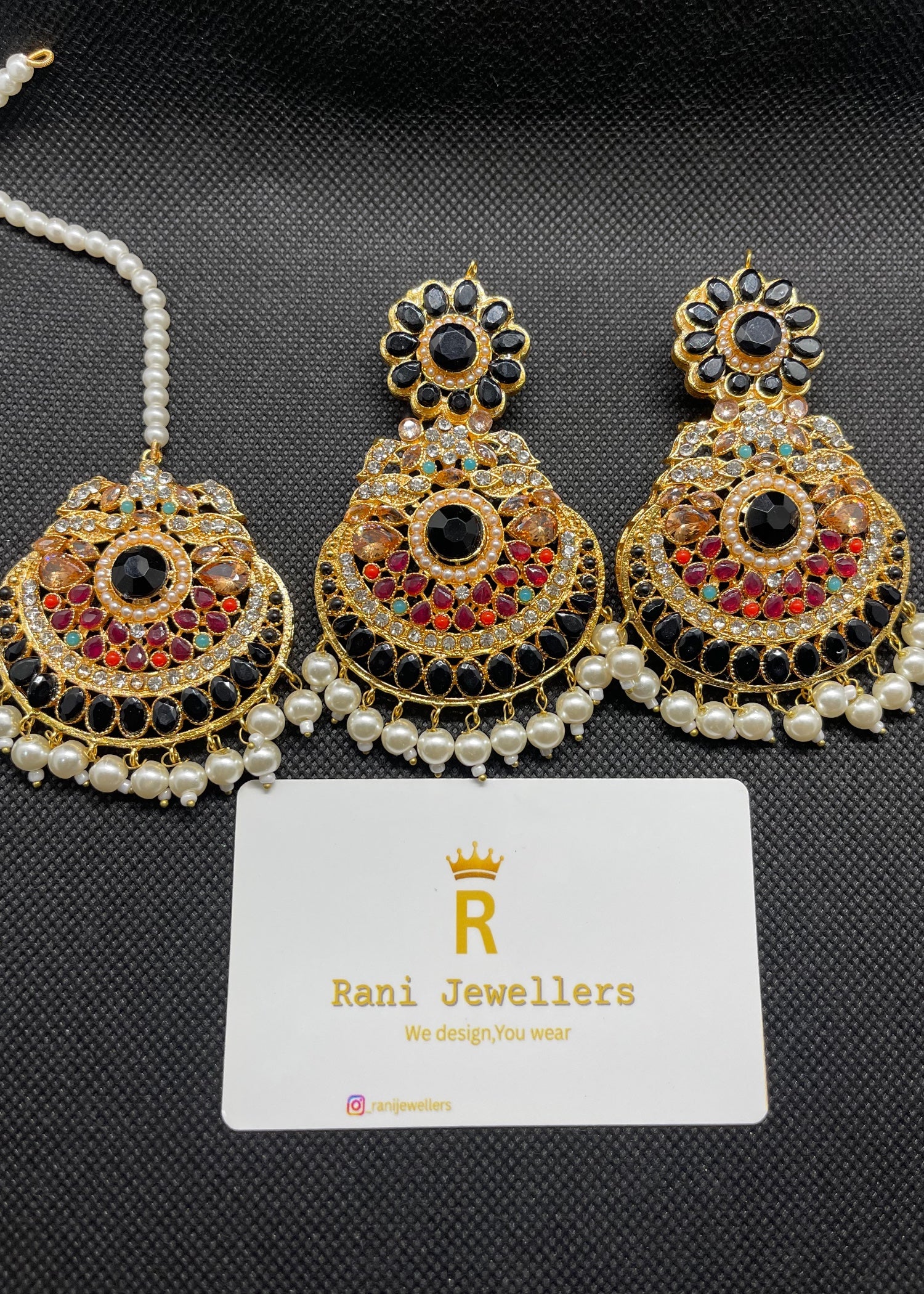 Jewelry Set in Black Color by - Trendy Women Jewelry Set QKG0344