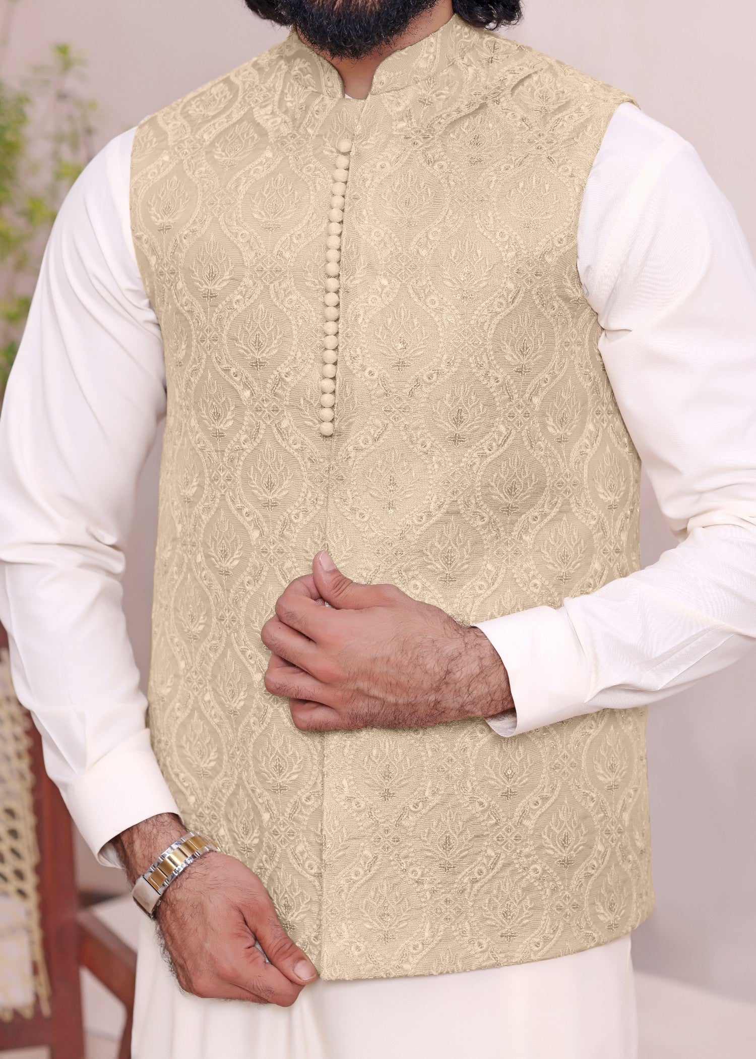 masuri Waistcoat in Gold