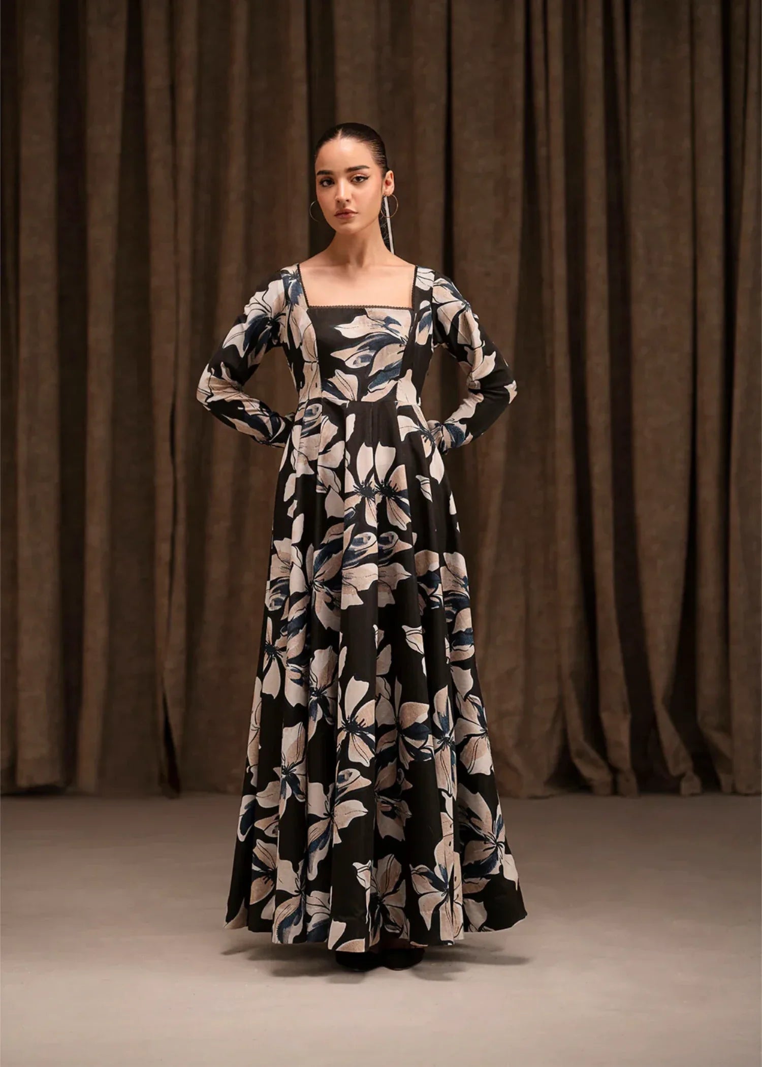 poly lawn Maxi in Black