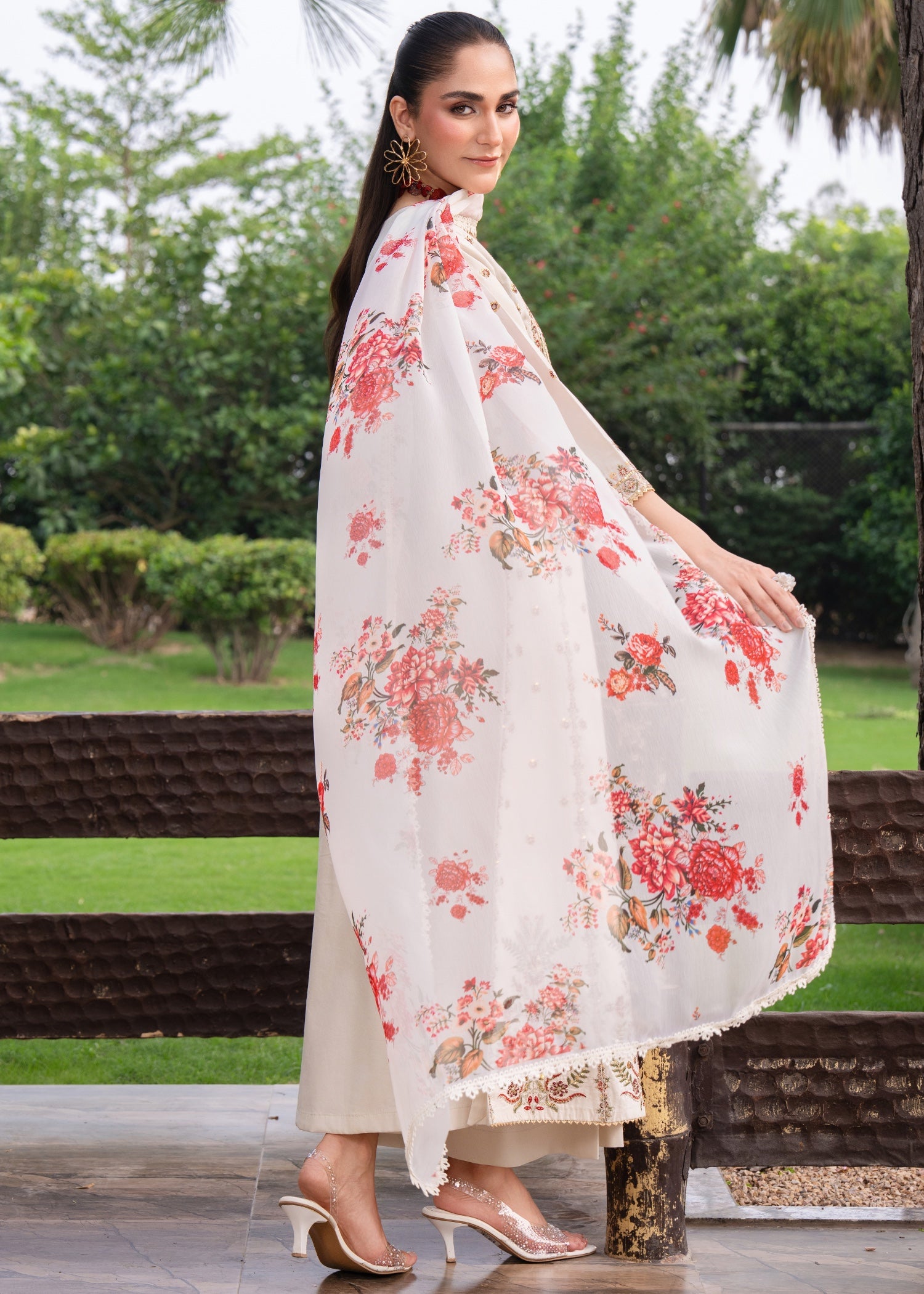 lawn Pishwas in Off-white