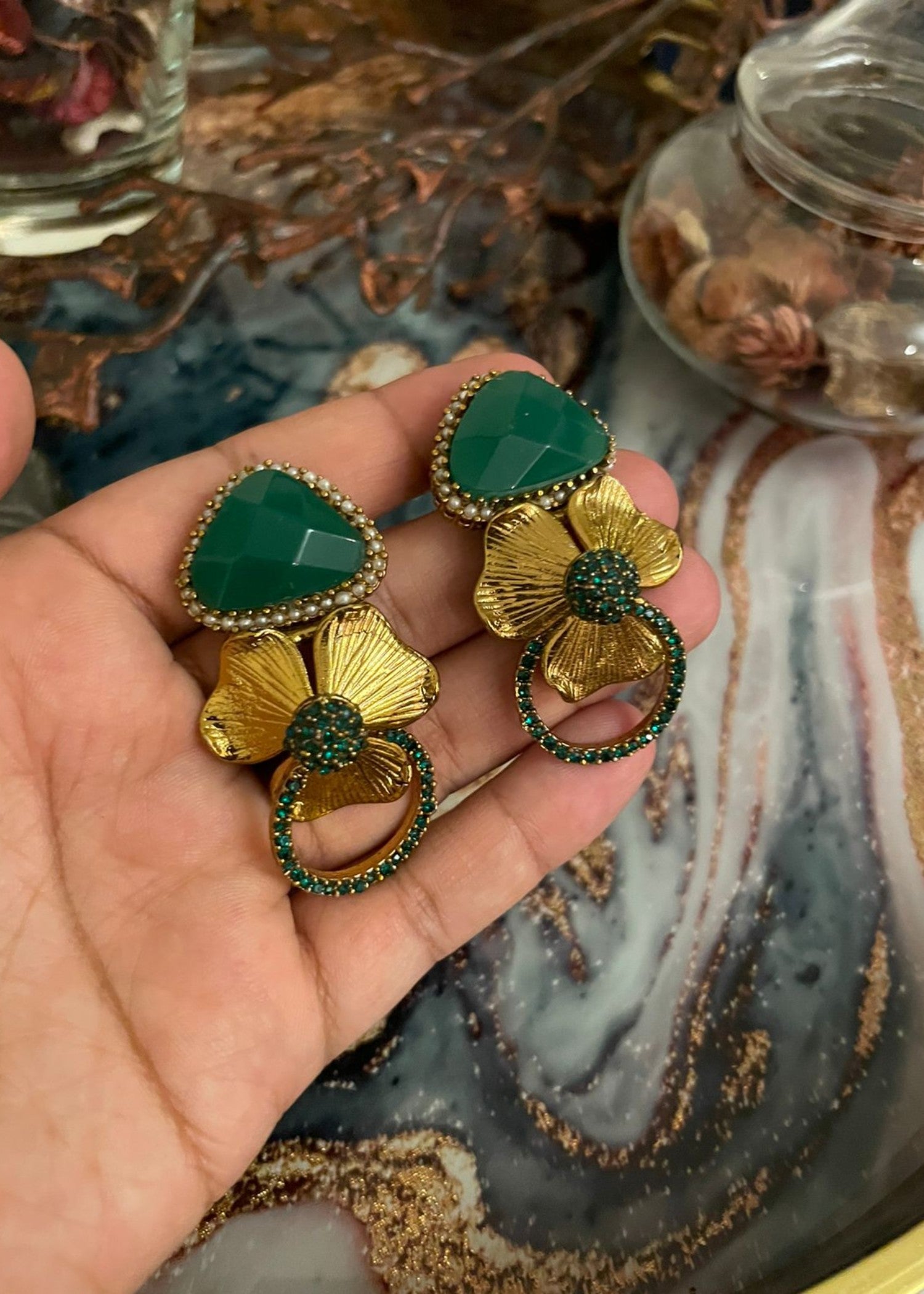 Earrings in Green Color by - Trendy Women Earrings SMD3021