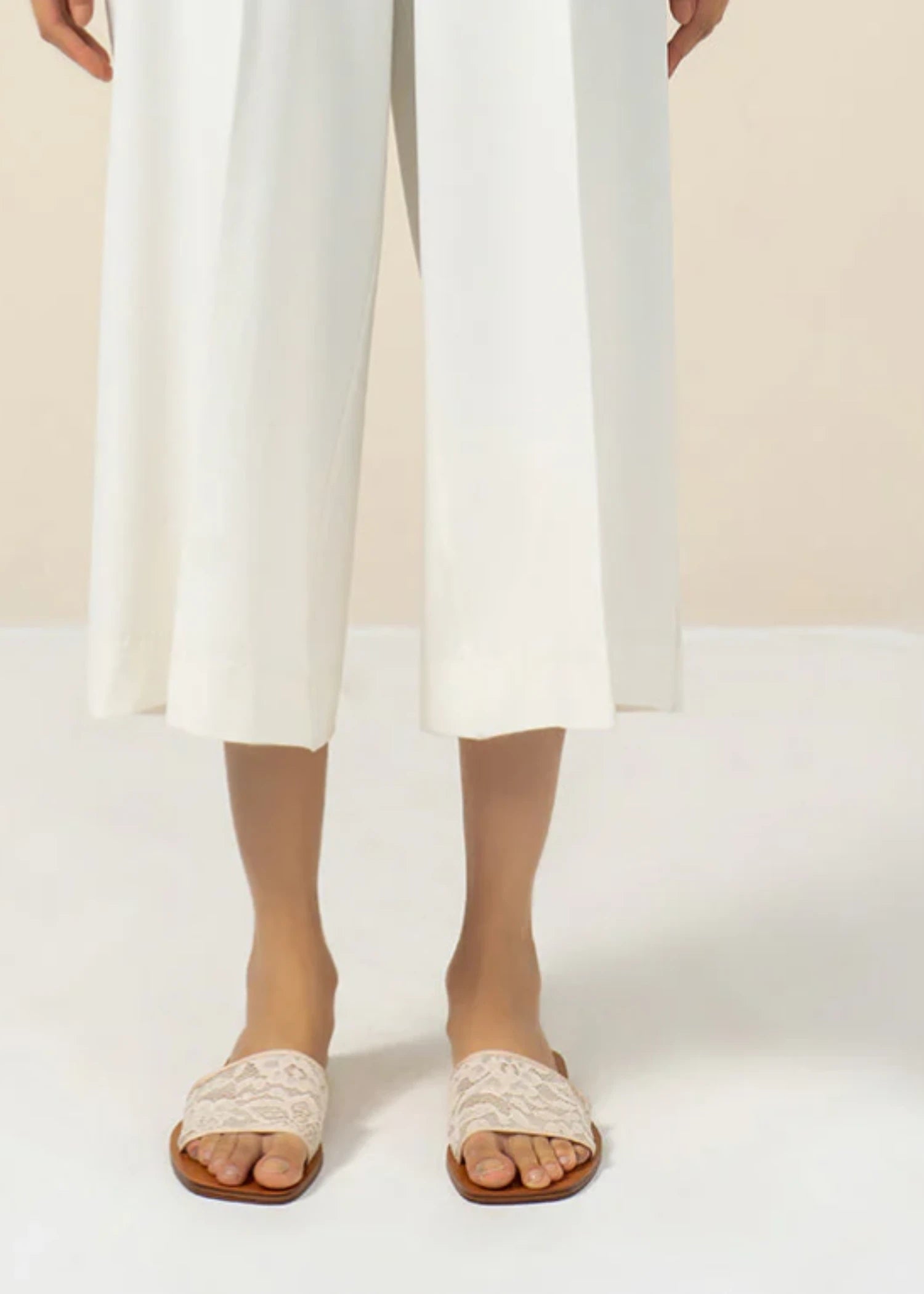 crepe Pants in White