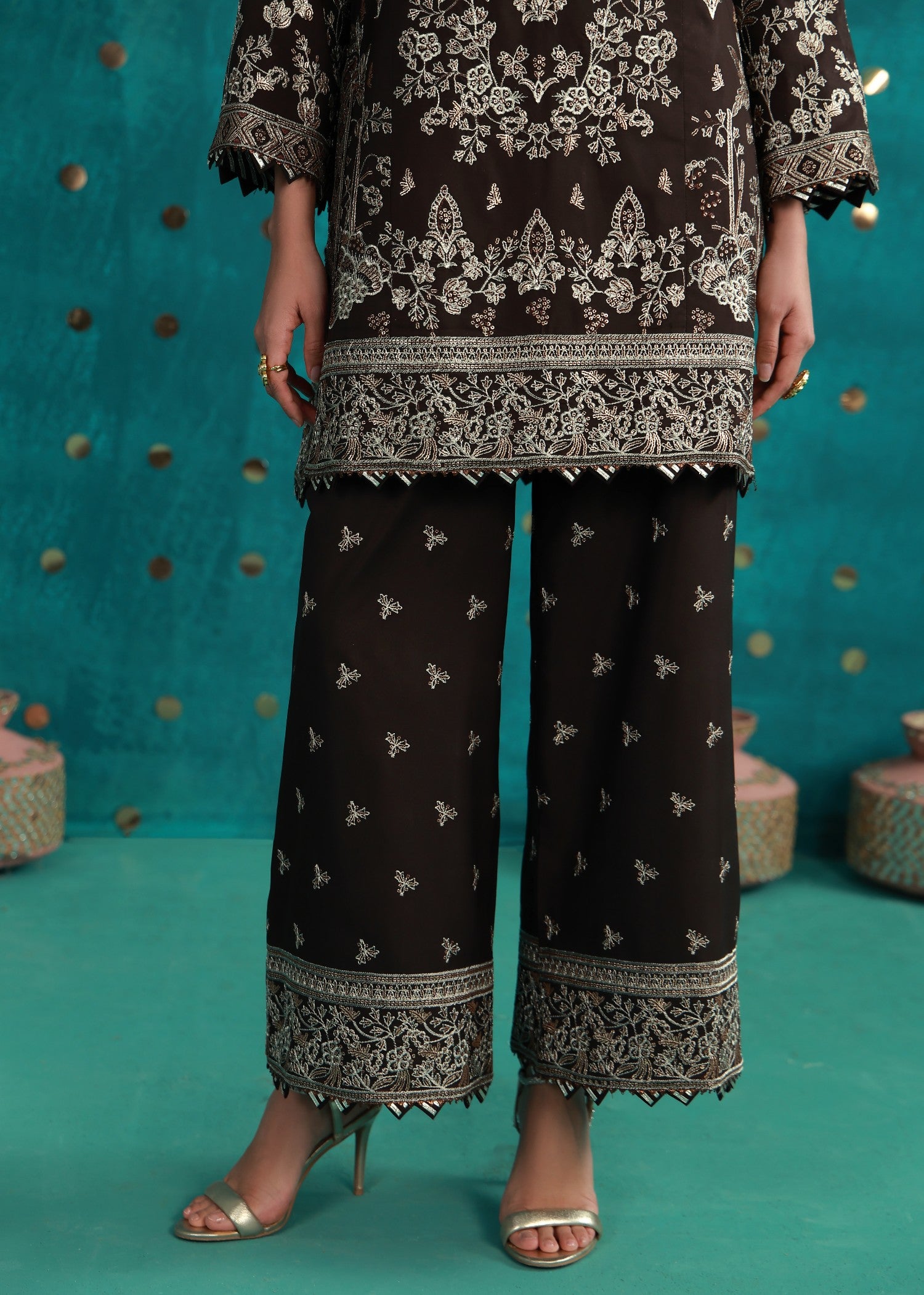 boski Unstitched in Dark brown
