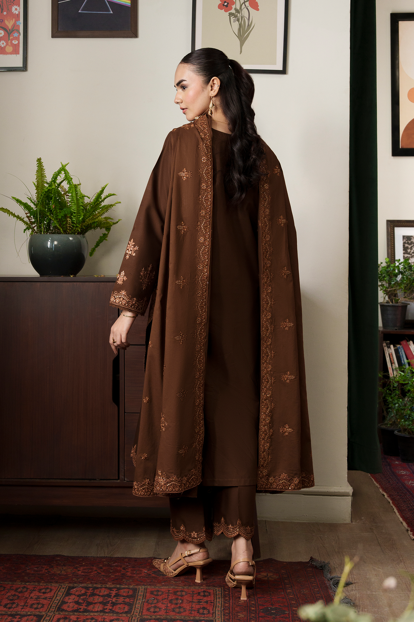 Pret Eid Edit RTW – Rouge