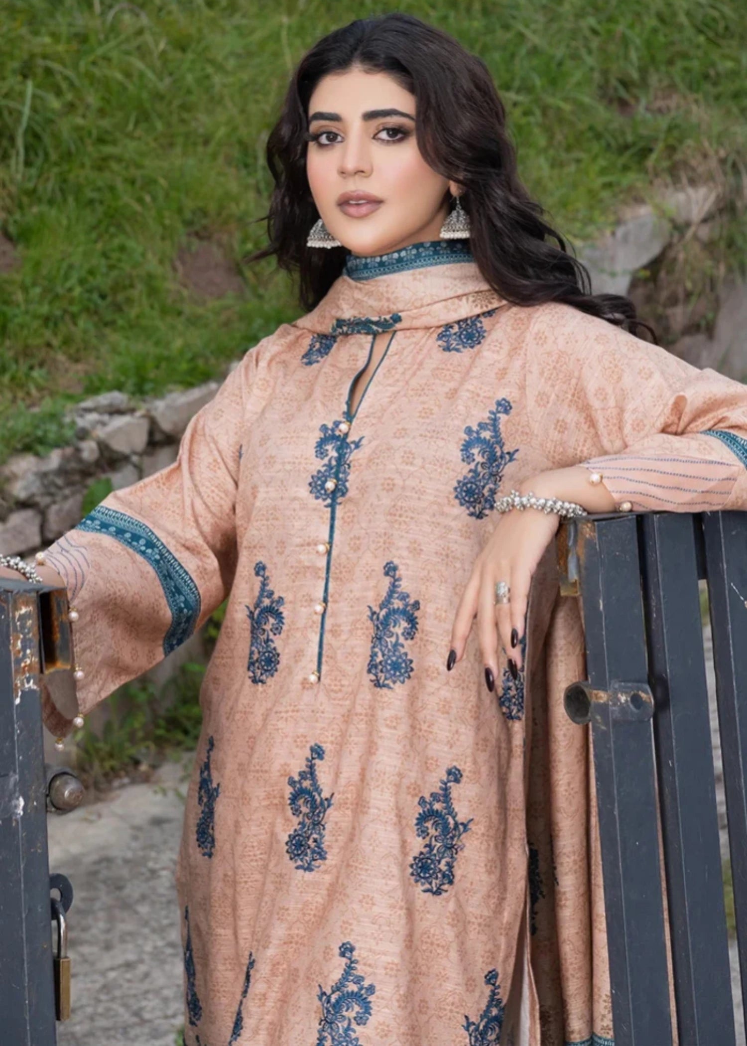 khaddar Unstitched in Blush pink