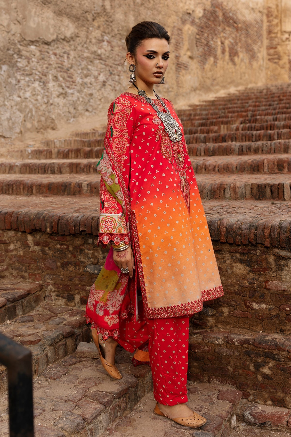 Chunri Lawn – CHN6-06
