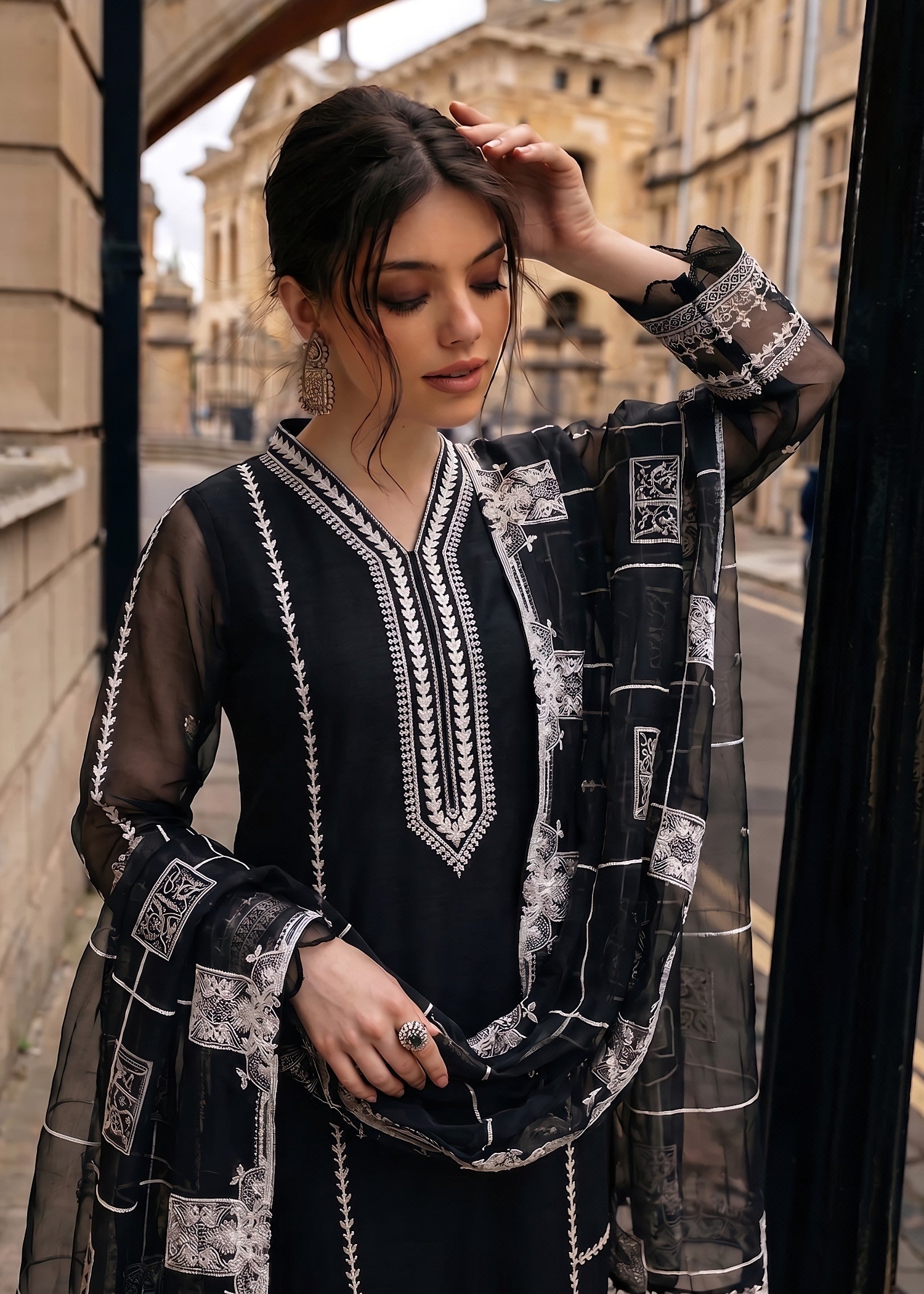 bemberg crinkle chiffon Kurta Set in Black