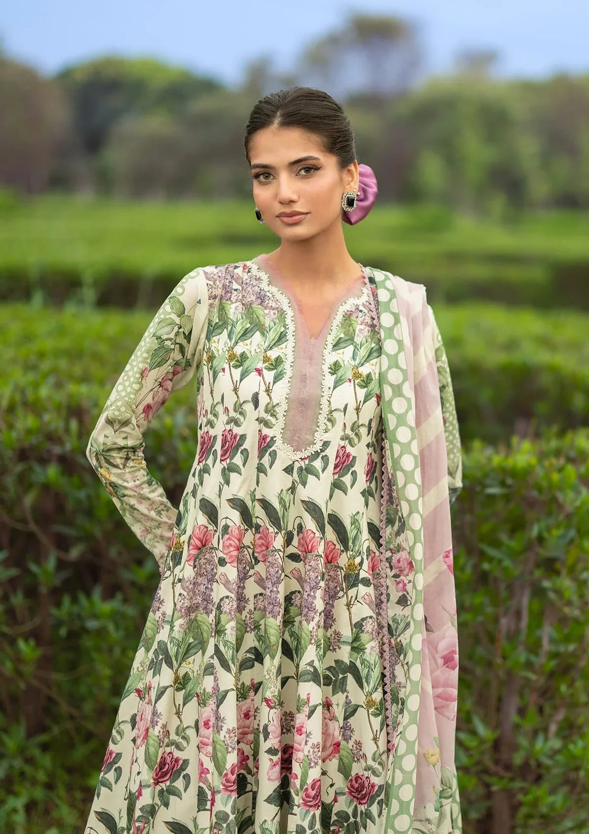 Bridgerton Prints Lawn – EPB-3B PETALINE
