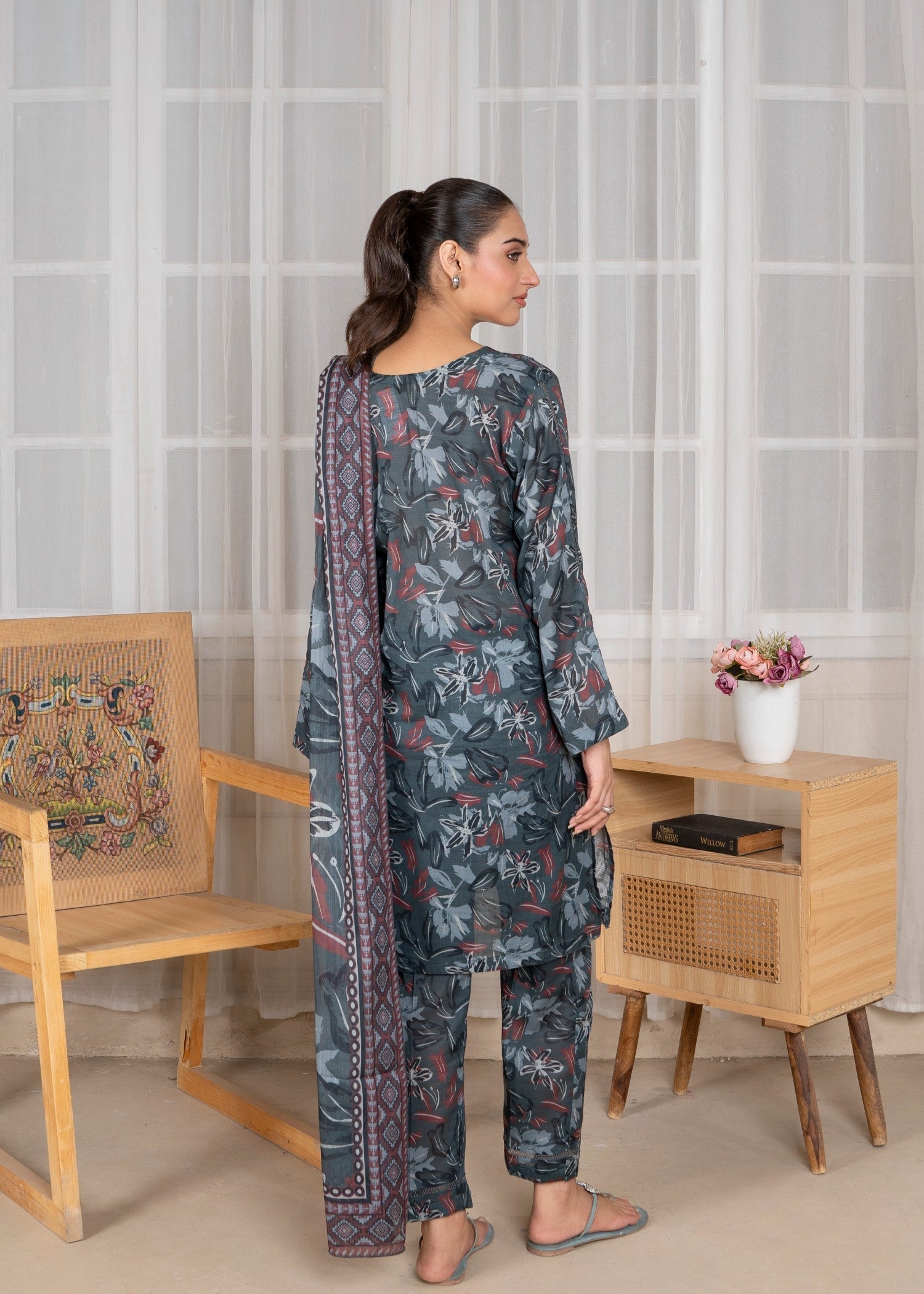 textured lawn Kurta Set in Battleship grey