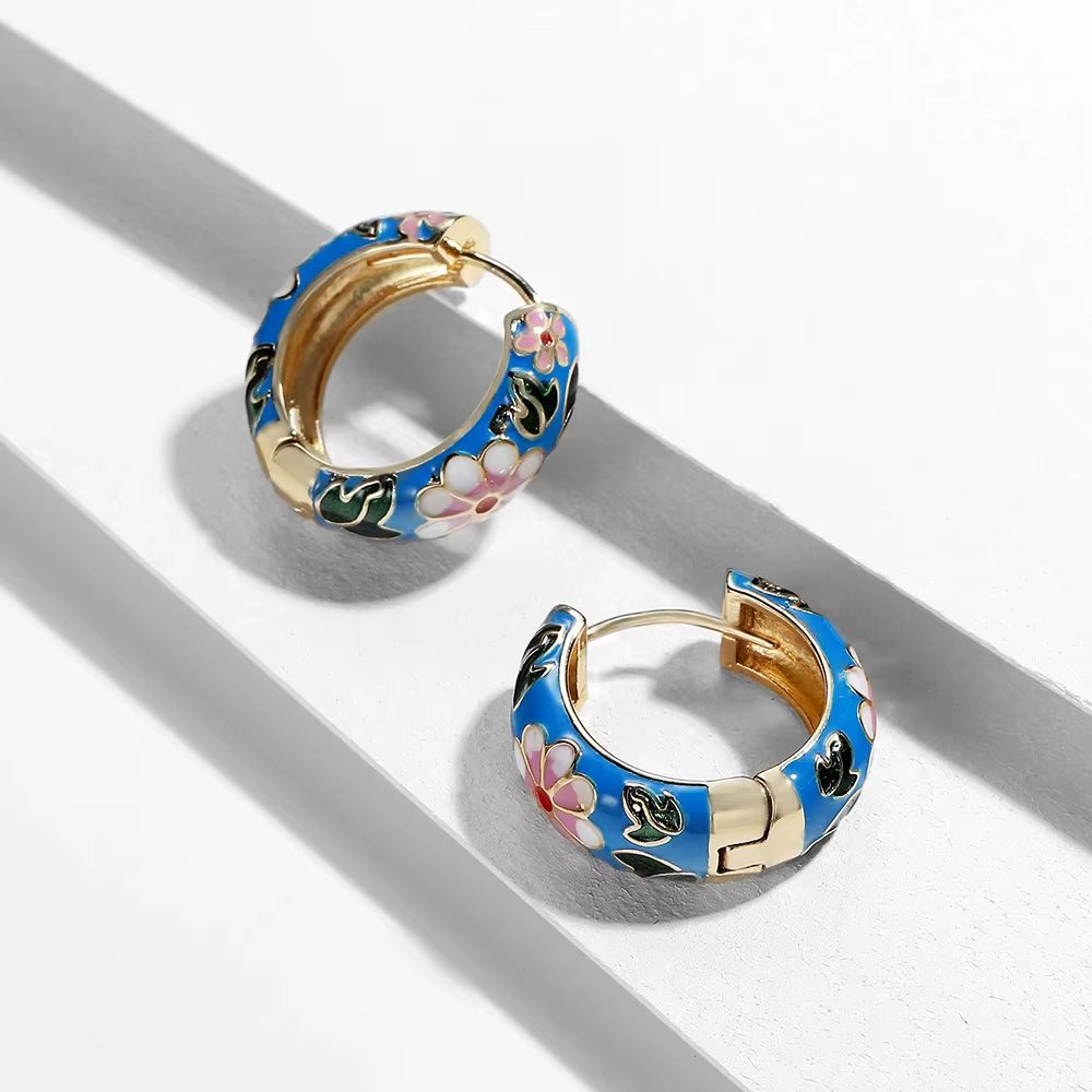 New Fashion Enamel Flower Huggie Hoop Earrings for Women Vintage Boho Circle Small Earrings Statement Jewelry Brincos