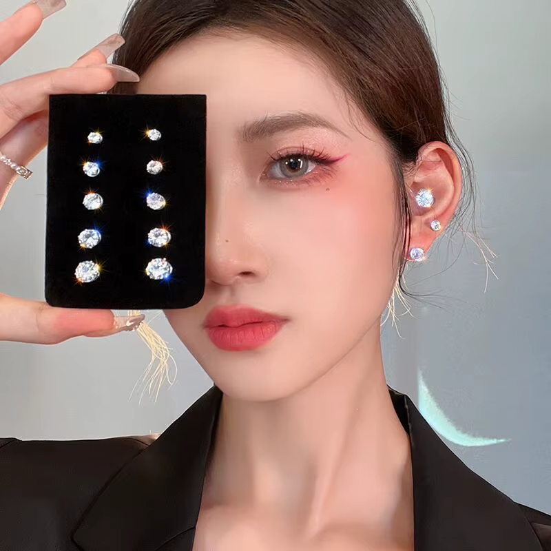A pair Unisex Strong Magnet Magnetic Earrings Ear Clip Cuff Non Piercing Without Holes Earcuff Crystal Studs for Men - view 2