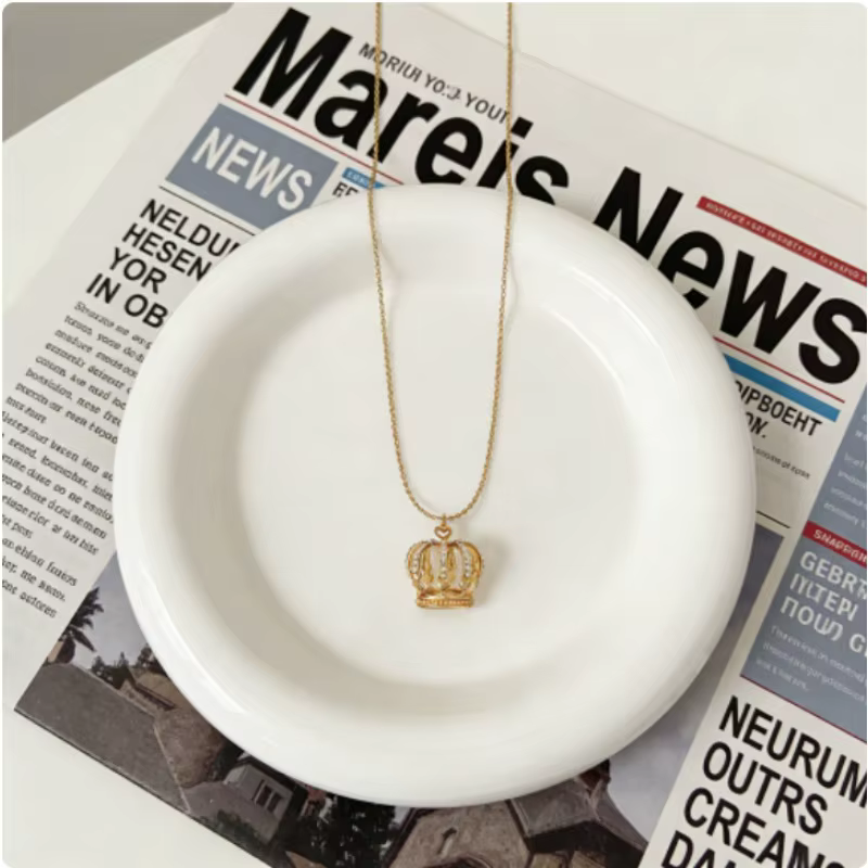 Elegant Crown Pendant Necklace Large Clavicle Chain Sweater Chain Fashion Jewelry Accessory Multiple Colors for Women - view 5