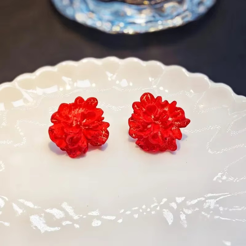 New Big White Flowers Stud Earrings for Women Personality Fashion Unique Design Brincos Wedding Jewelry Birthday Gift - view 5