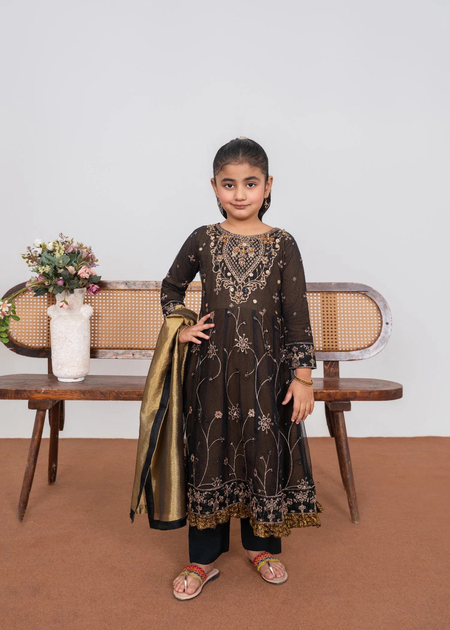net Pishwas in Brown