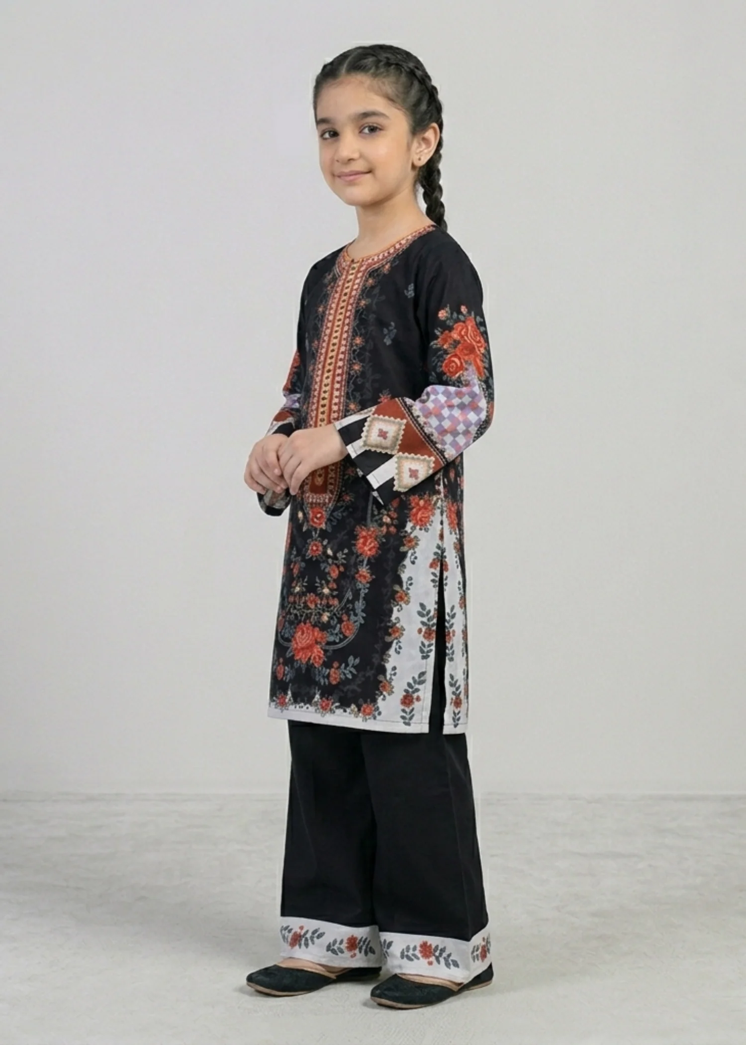 crepe Kurta Set in Black
