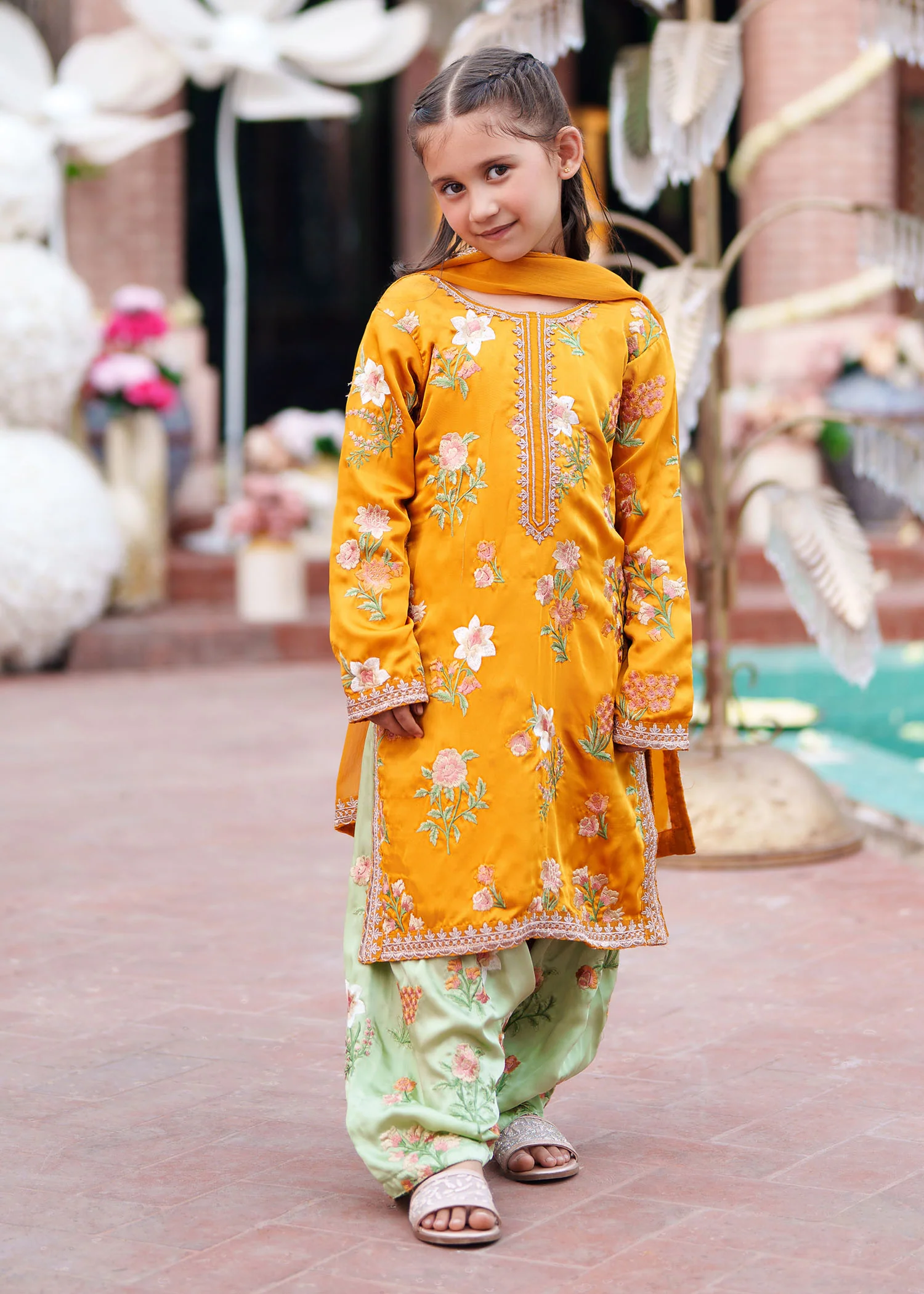 charmuse/shamooz Kurta Set in Mustard