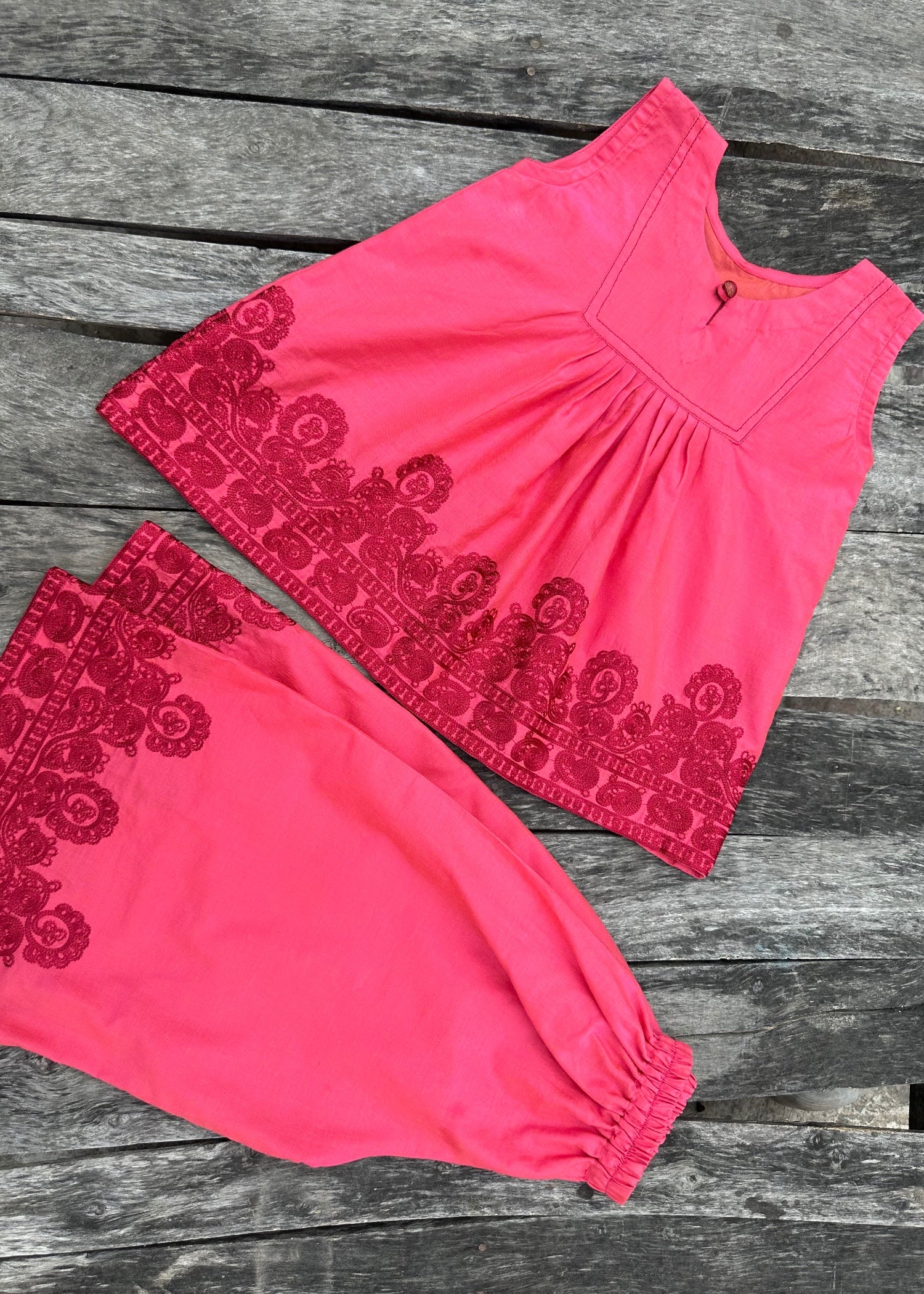 textured lawn Short Frock in Taffy pink