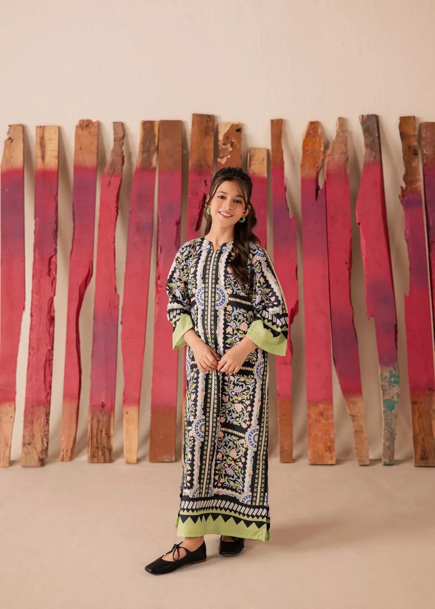 raw silk Kaftan in Black