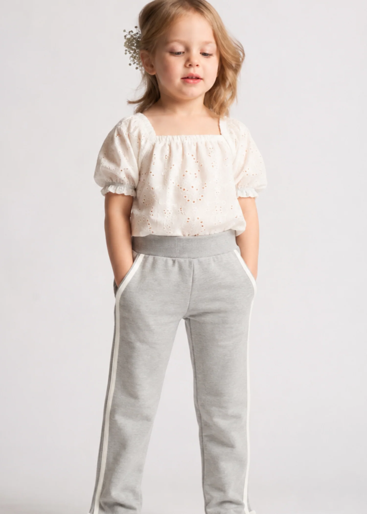 jersey knit Trousers in Pastel grey