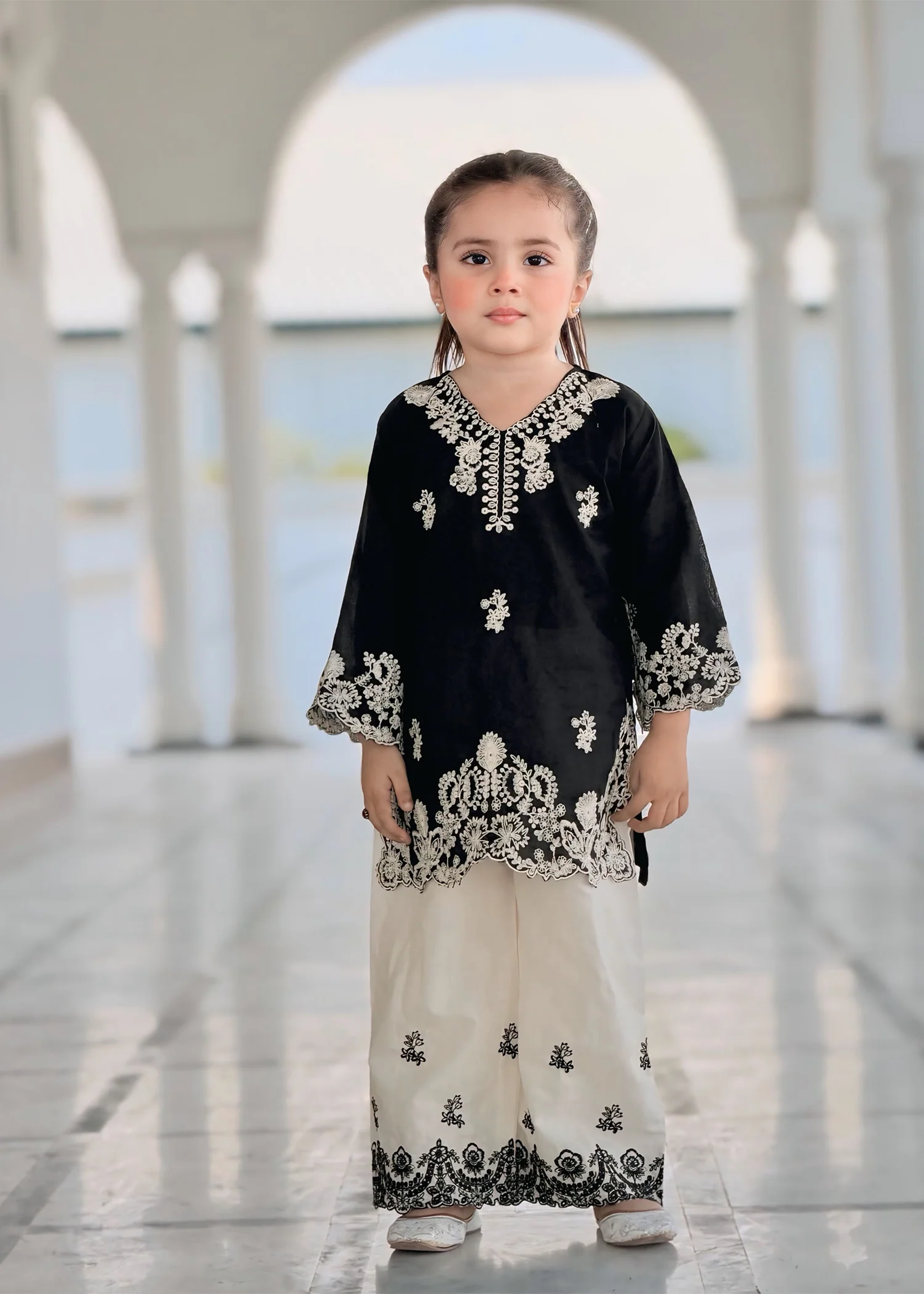 lawn Kurta Set in Jet black