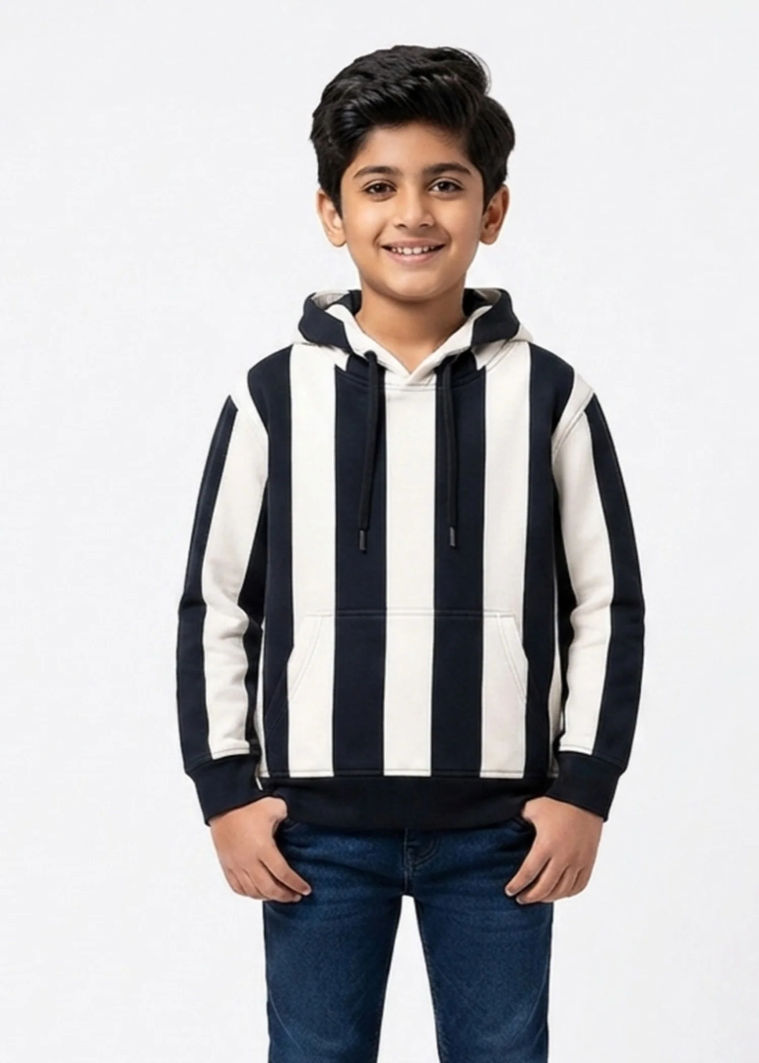 fleece Hoodie in Black, white