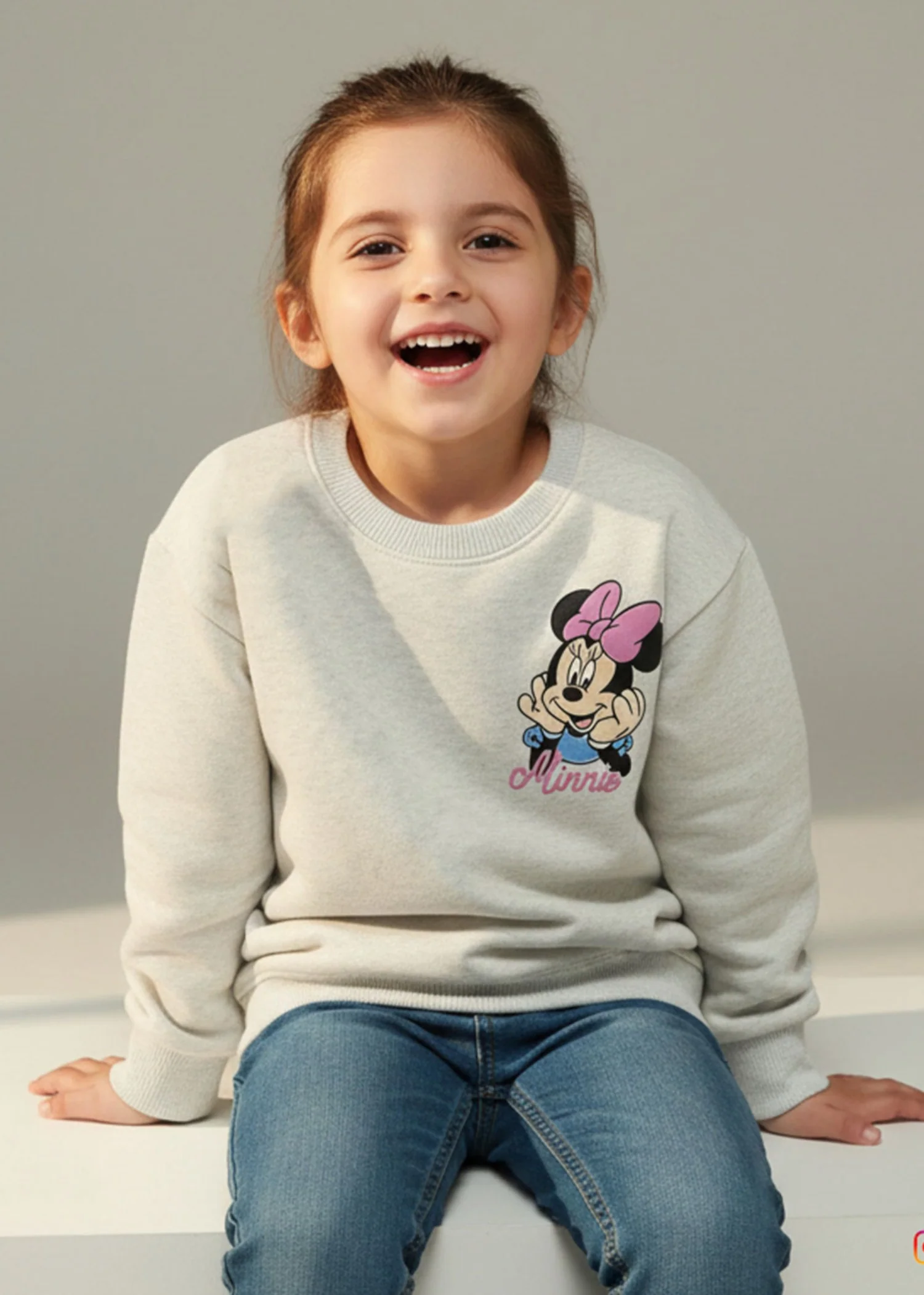 fleece Sweatshirt in Cream, white
