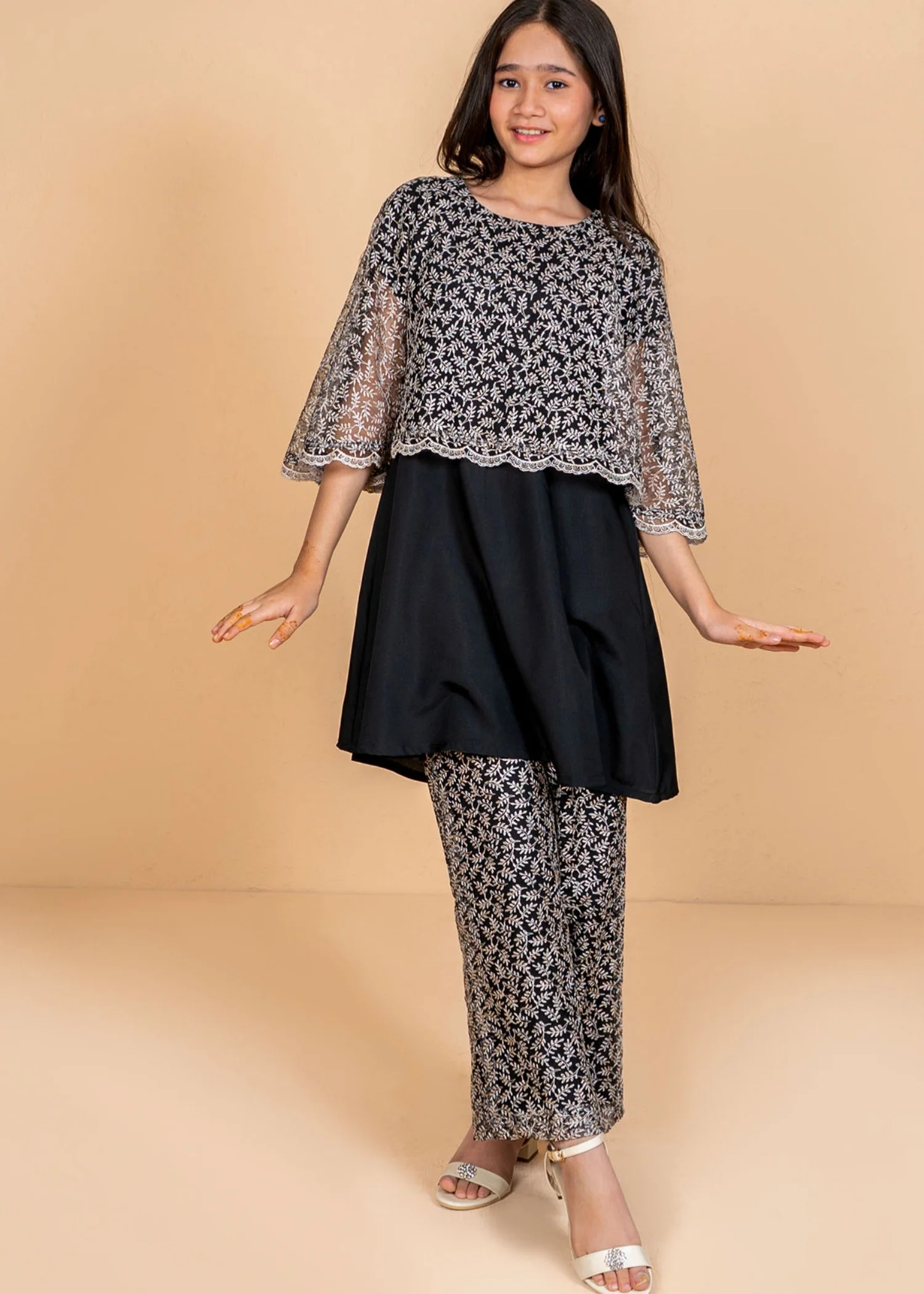 crepe Short Frock in Black