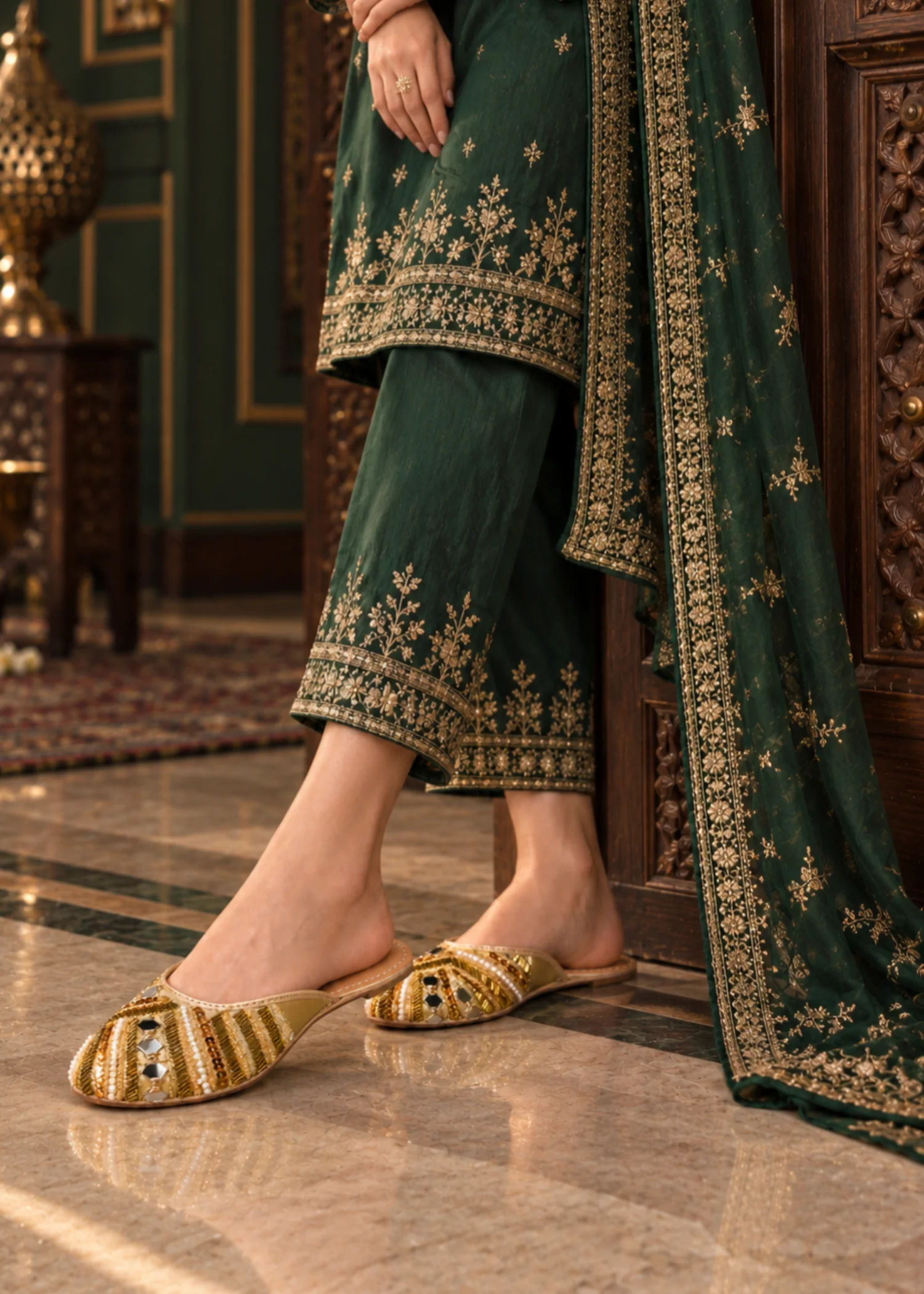 Khussa in Golden brown by - High Quality Women Khussa ZIS2020 - view 2