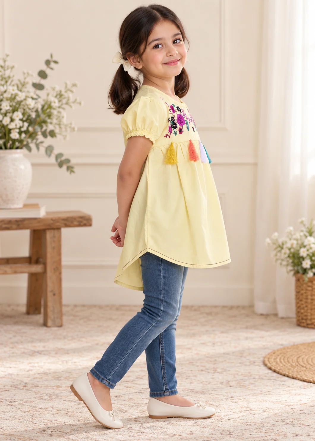 Top in Pale yellow - view 4