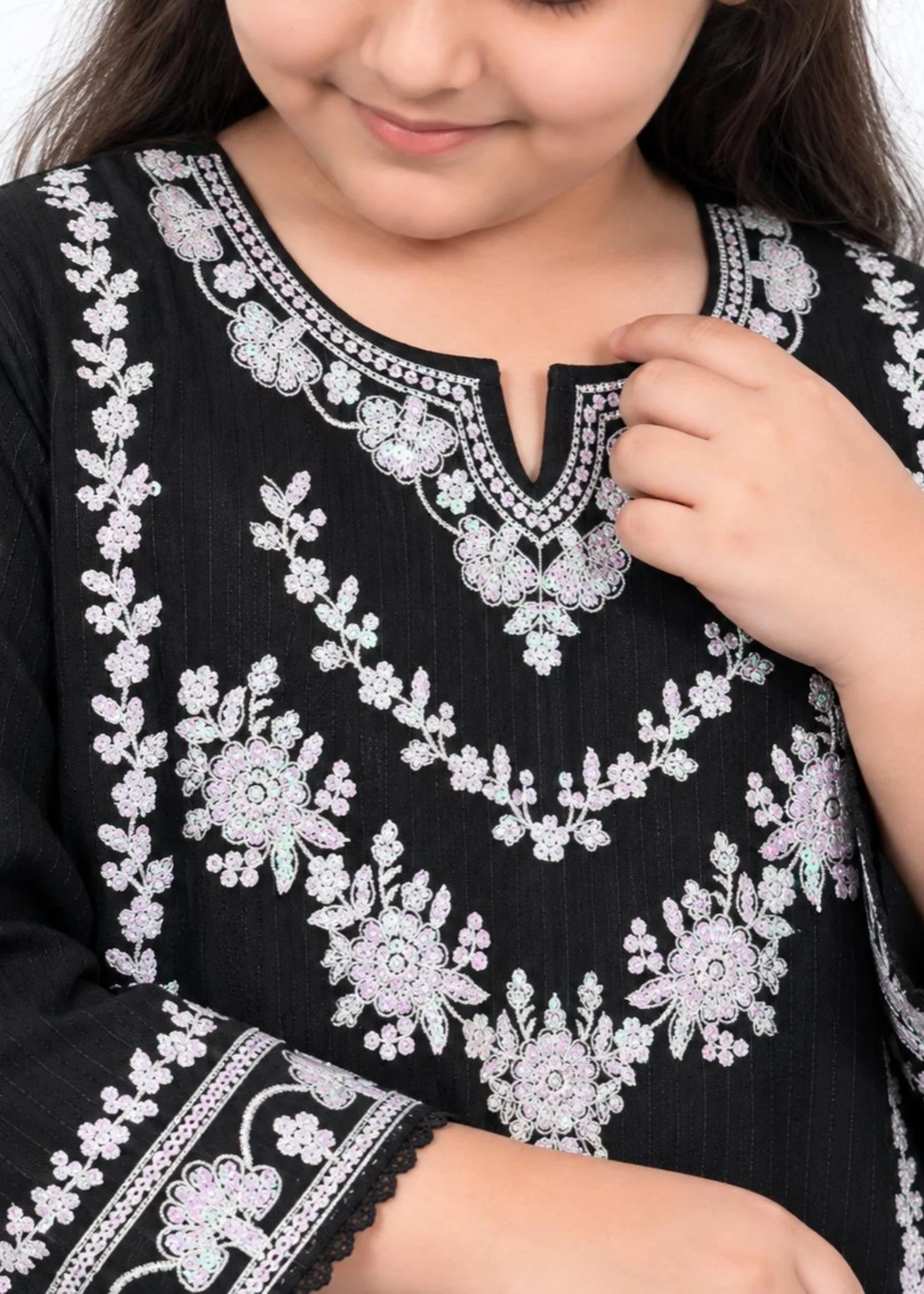 dhanak Kurta Set in Black - view 4