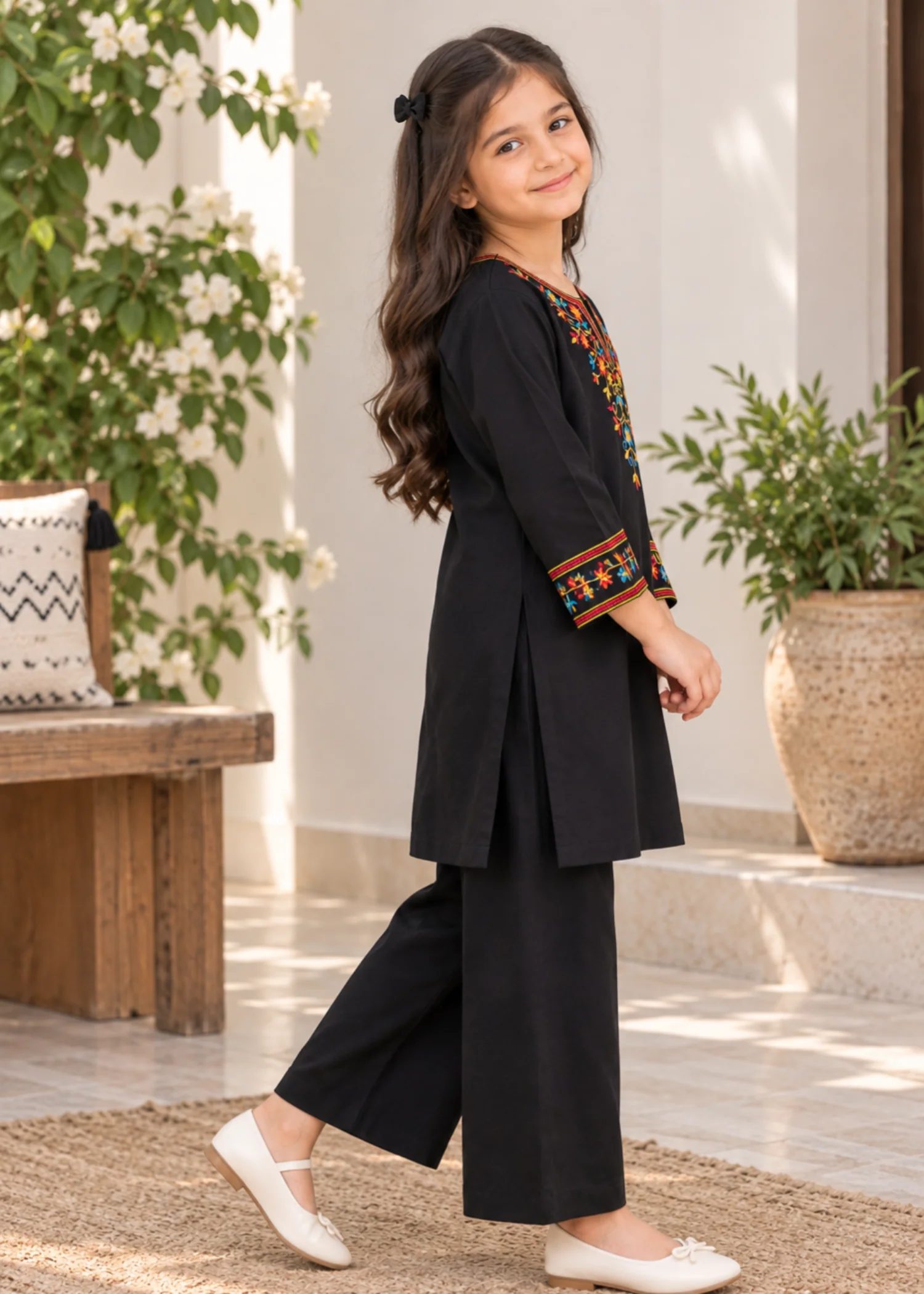 khaddar Kurta Set in Black - view 2
