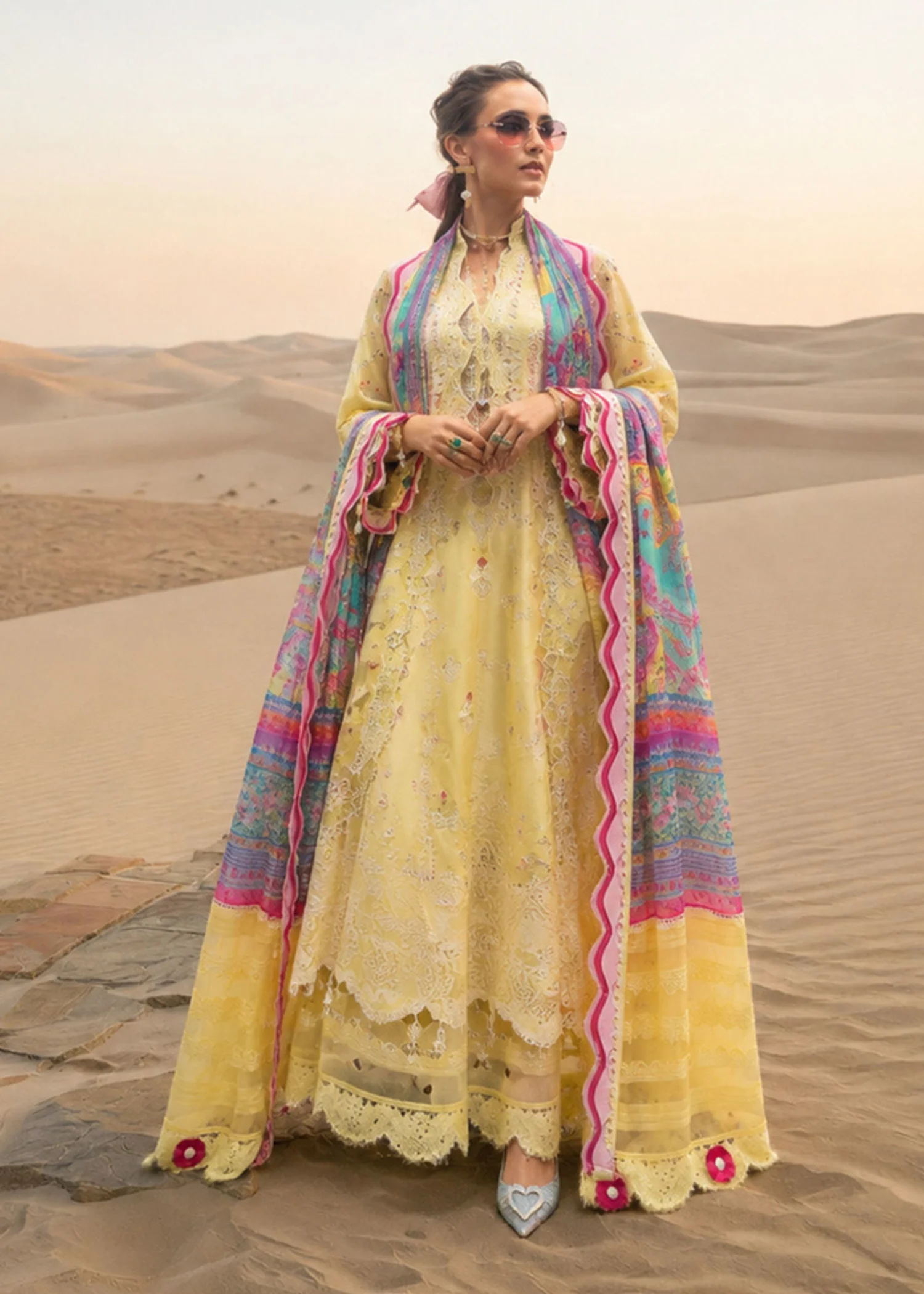 lawn Kurta Set in Pale yellow - view 3