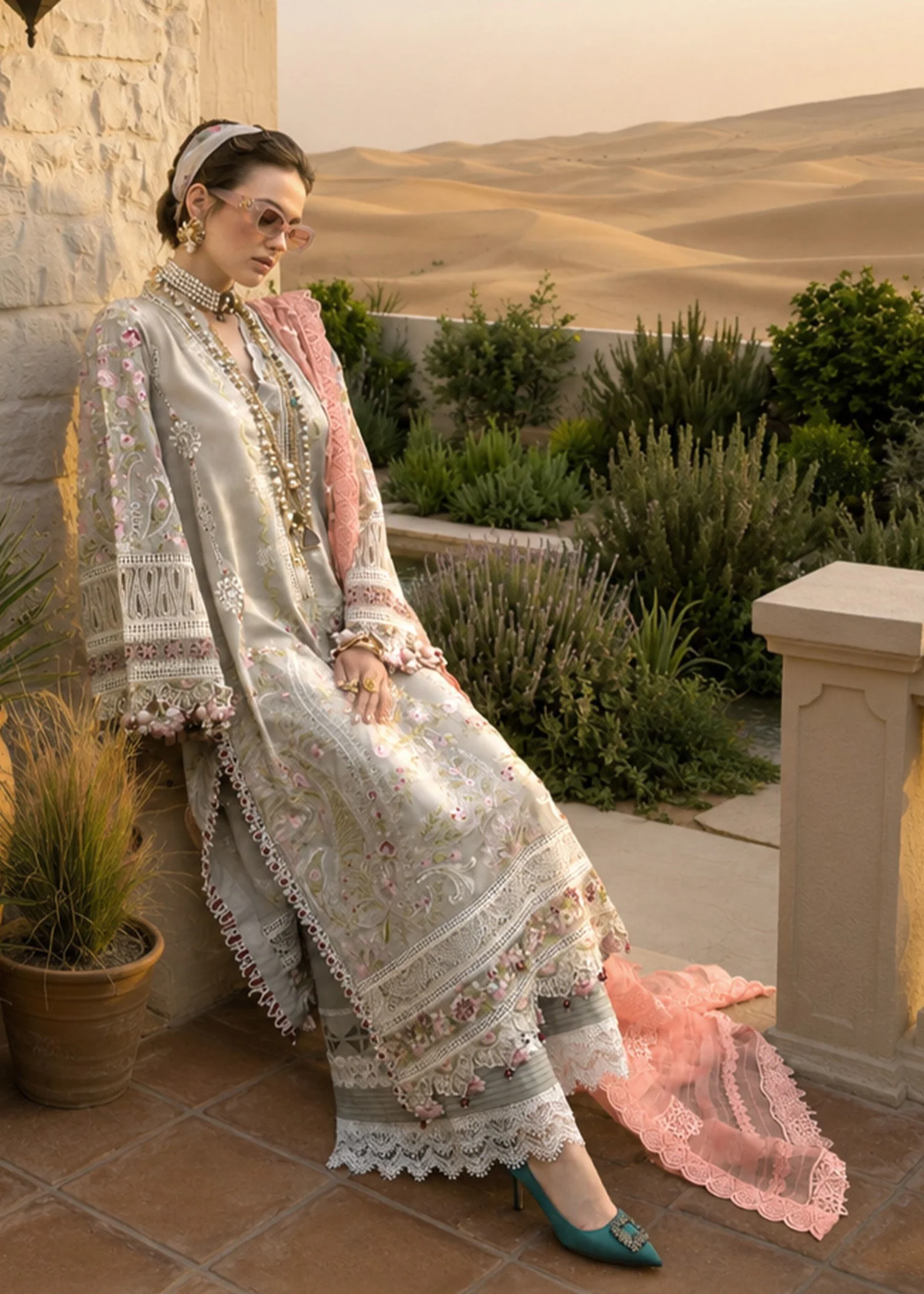 lawn Kurta Set in Lilac - view 3