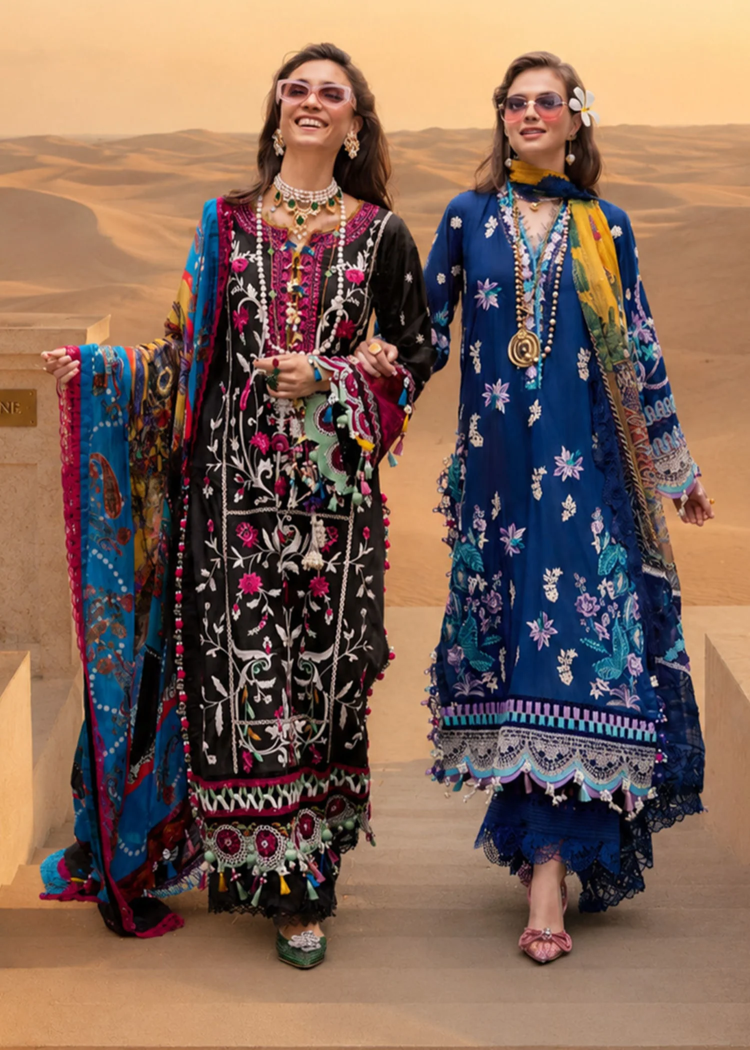 lawn Kurta Set in Black - view 3