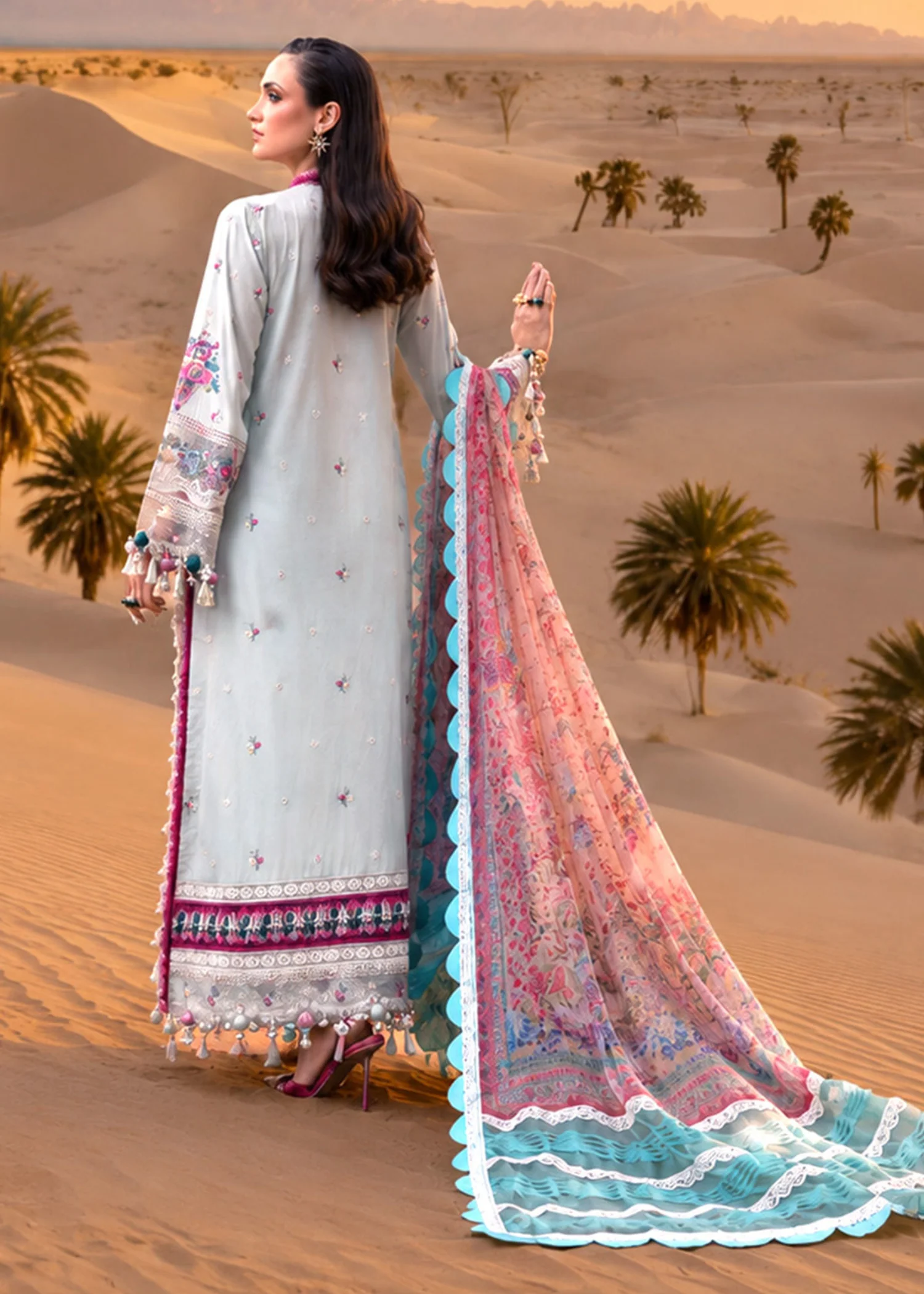 lawn Kurta Set in White - view 2
