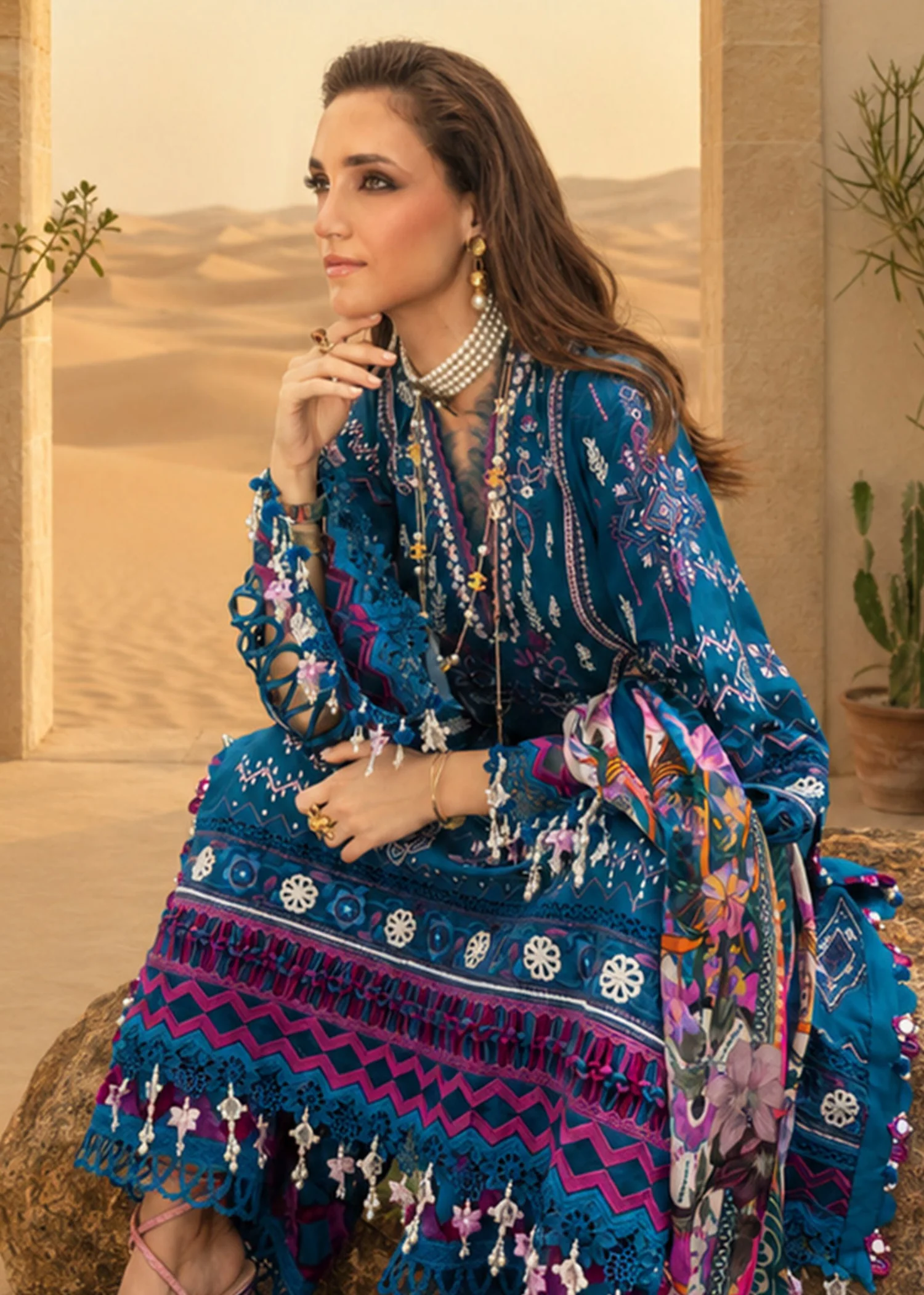 lawn Kurta Set in Sapphire blue - view 3