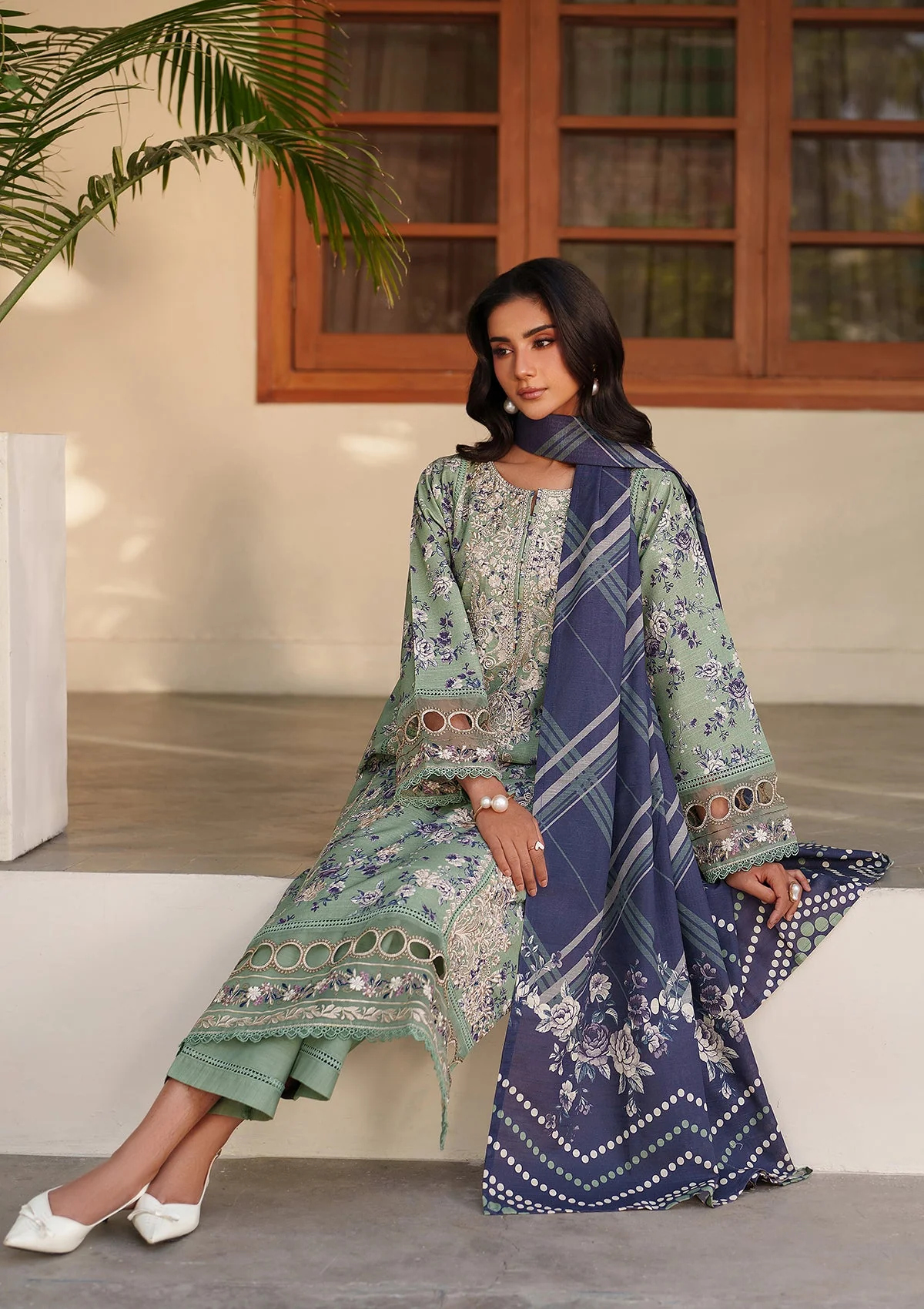 lawn Kurta Set in Tea green - view 5