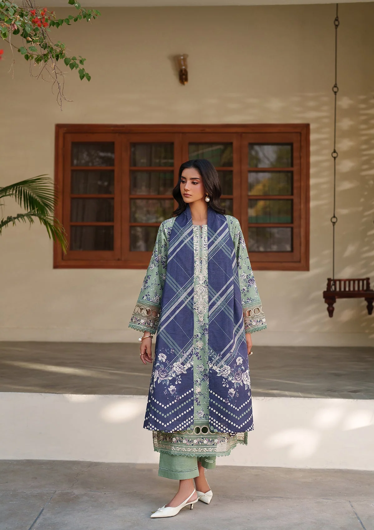 lawn Kurta Set in Tea green - view 3