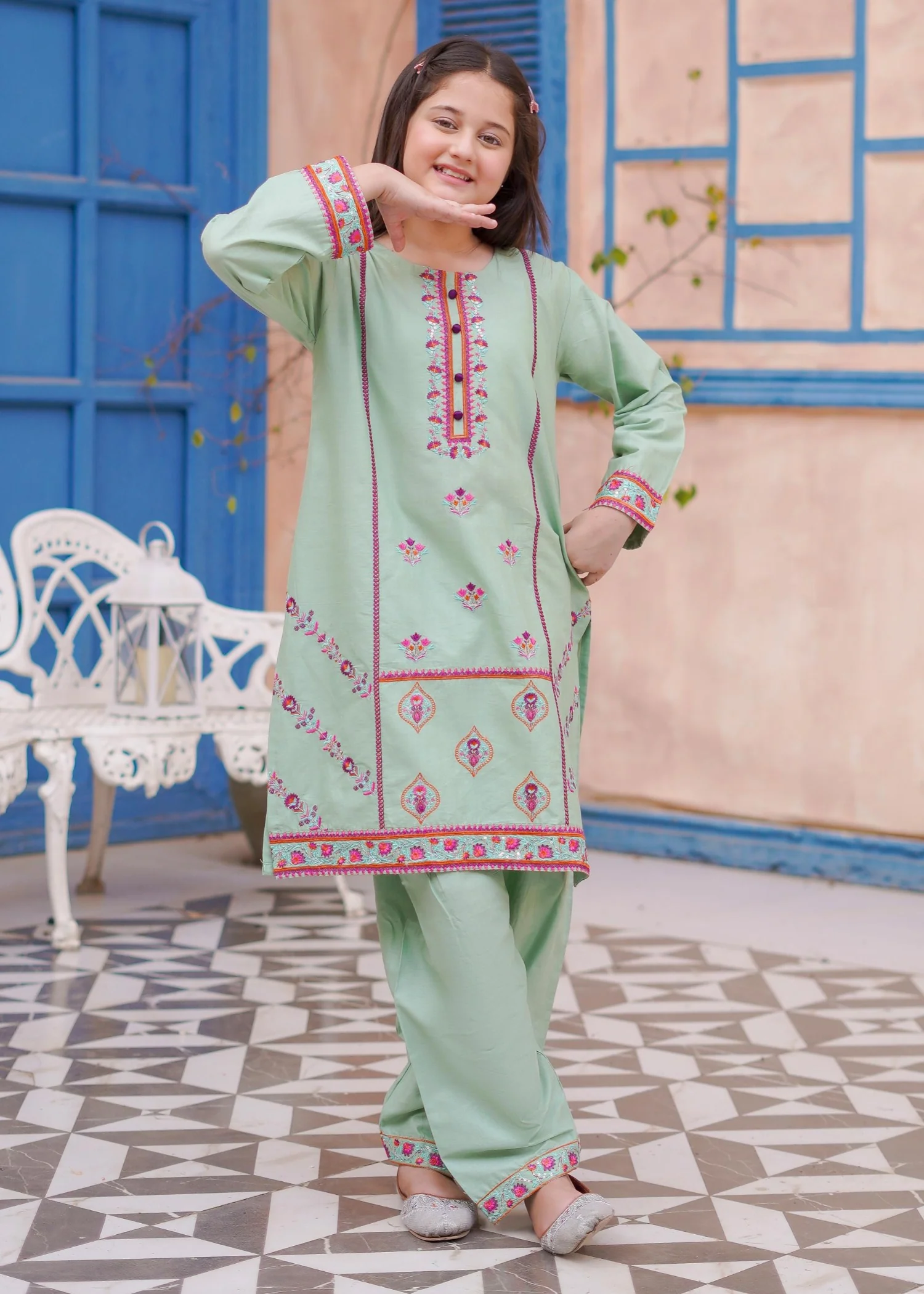 lawn Kurta Set in Mint green - view 3