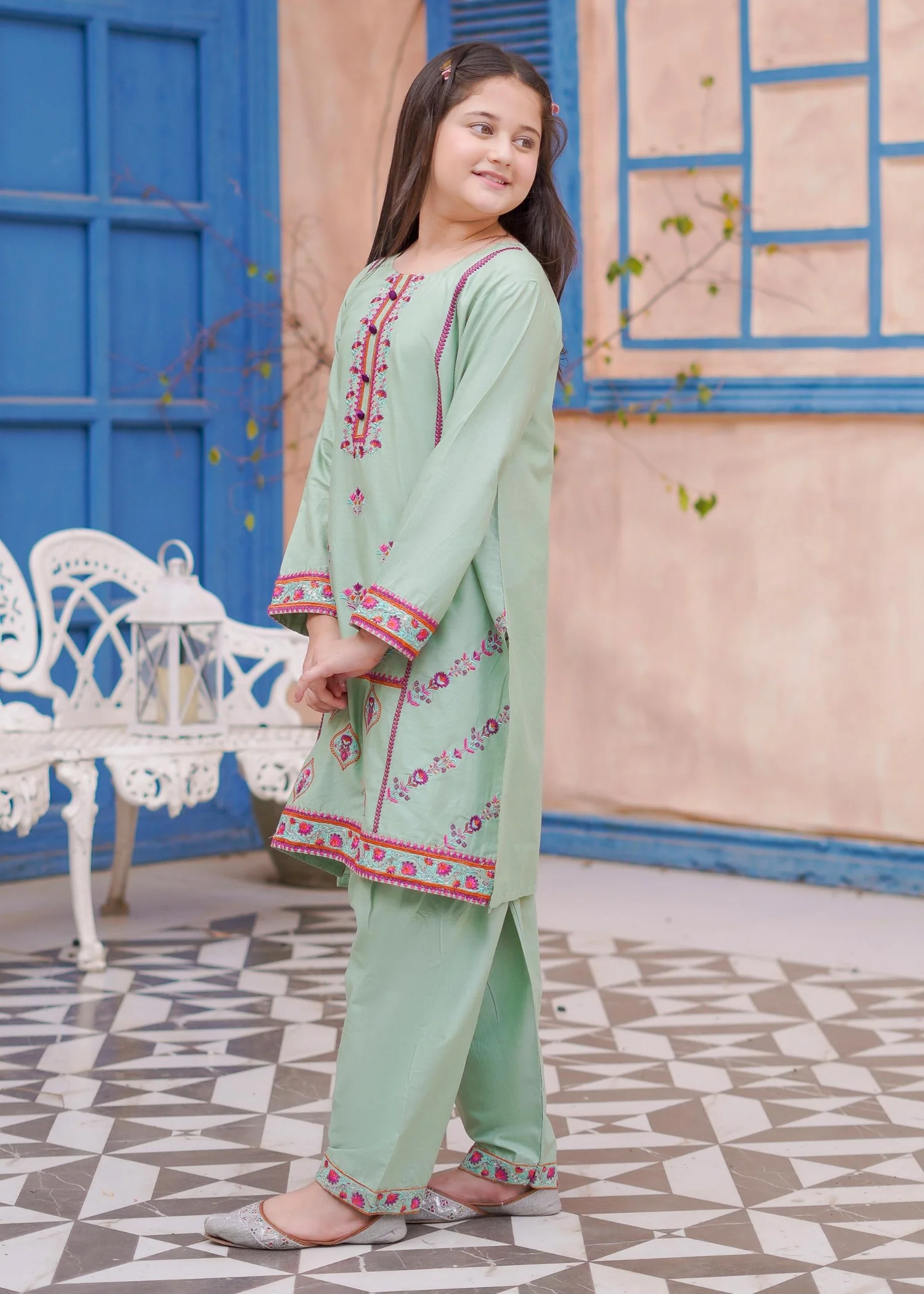 lawn Kurta Set in Mint green - view 5