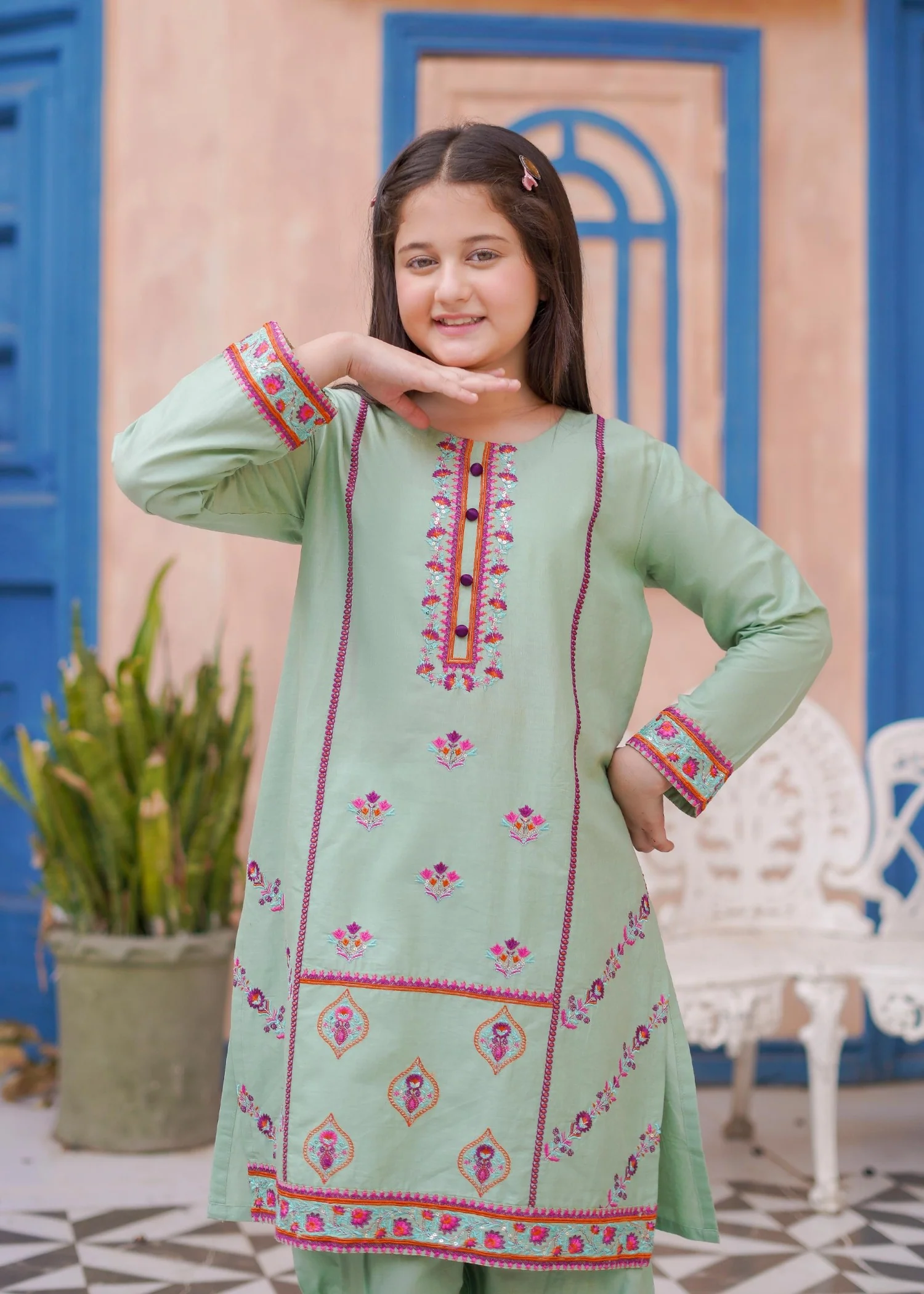 lawn Kurta Set in Mint green - view 7